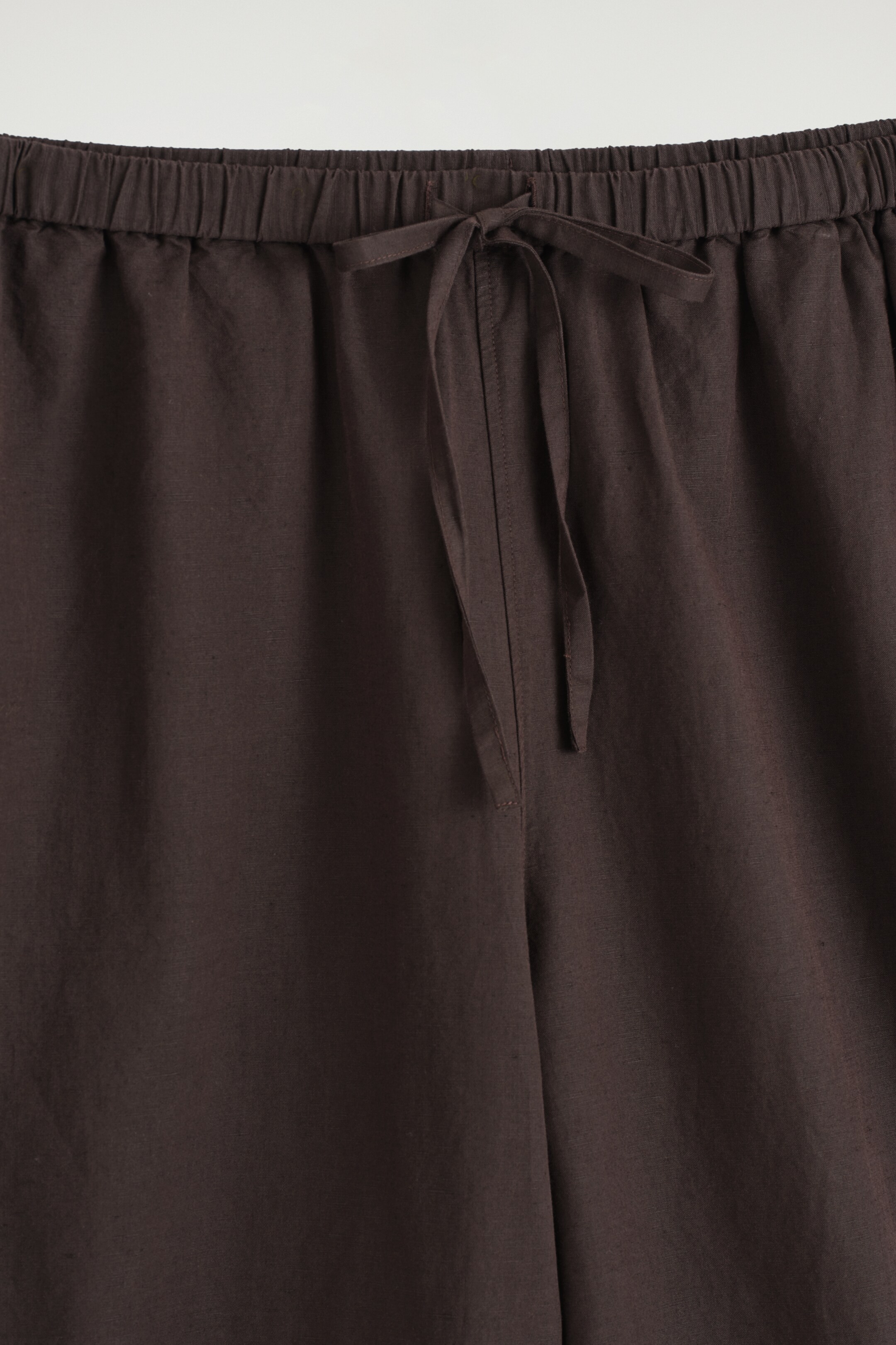 Agrandir l'image: PANTALON LARGE TAILLE AJUSTABLE EN LIN - BRUN FONCÉ - FEMME | H&M BE 5