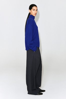 CHUNKY PURE CASHMERE MOCK-NECK SWEATER — COBALT BLUE 5