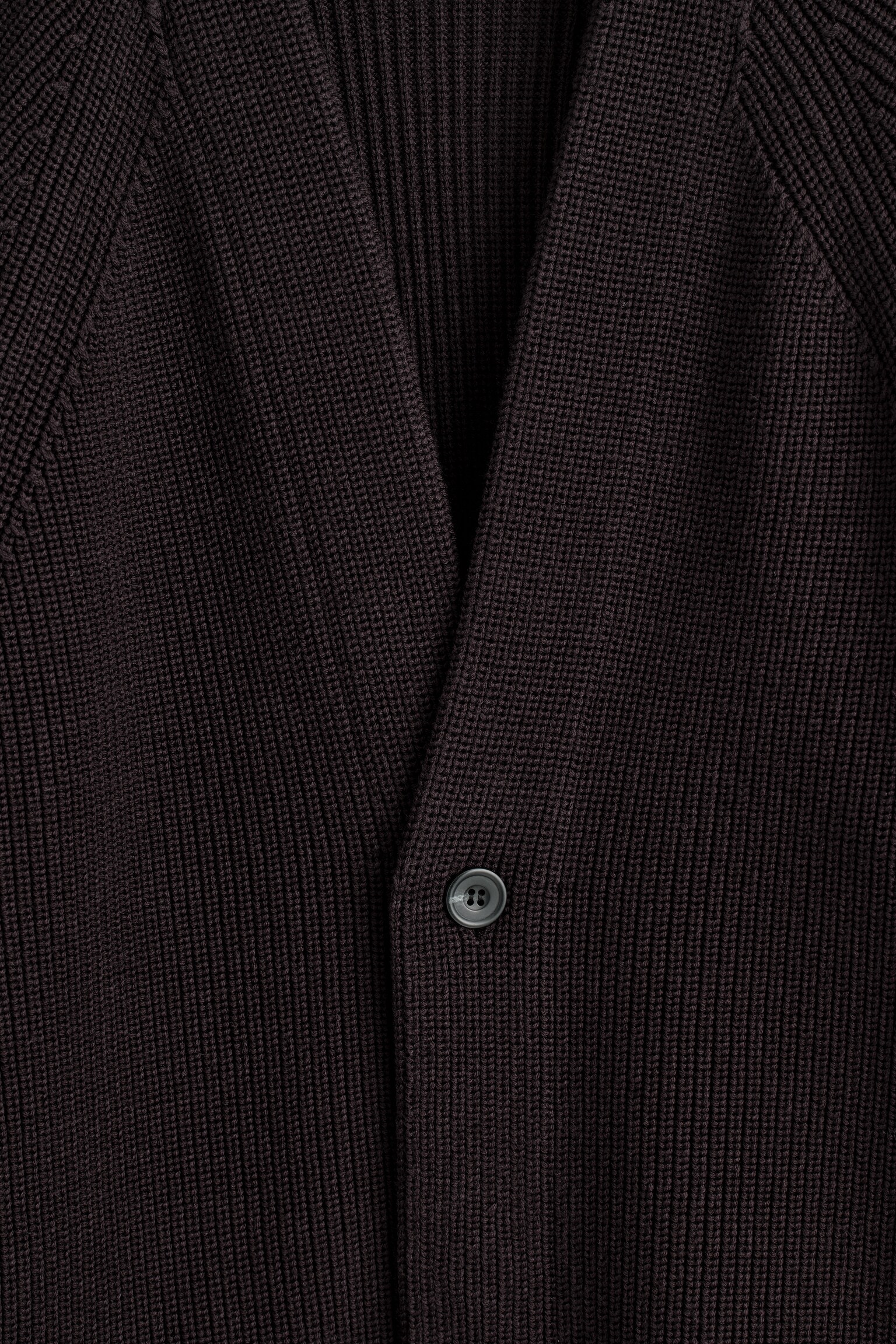 CHUNKY RIBBED WOOL V-NECK CARDIGAN - Тъмнокафяво - 8