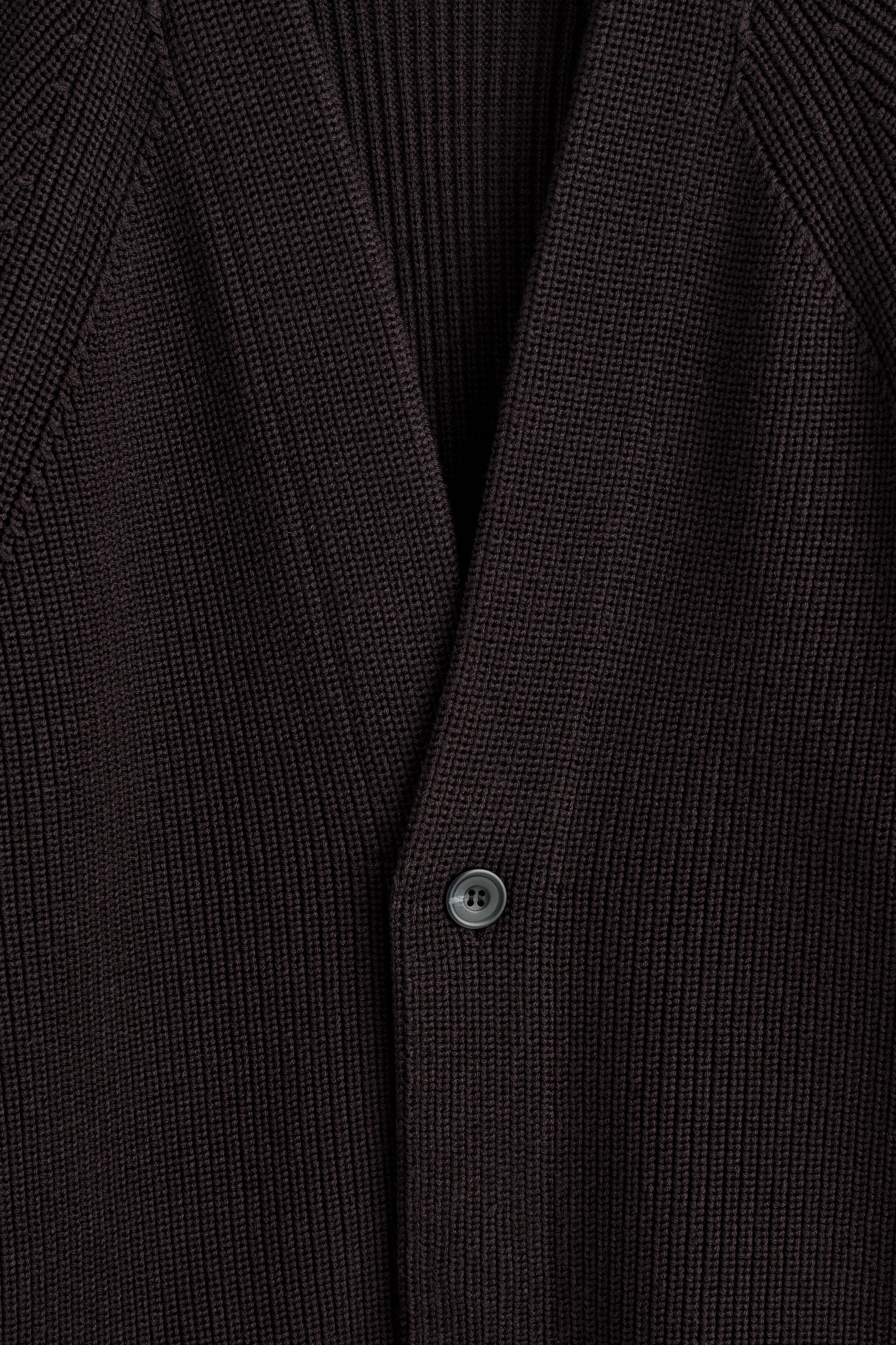 CHUNKY RIBBED WOOL V-NECK CARDIGAN