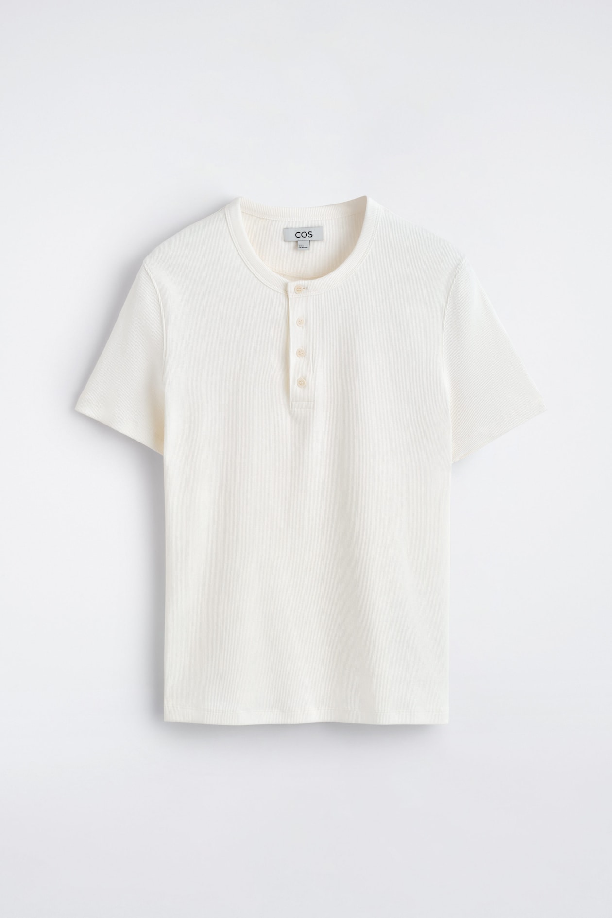 SCHMALES, GERIPPTES HENLEY-T-SHIRT