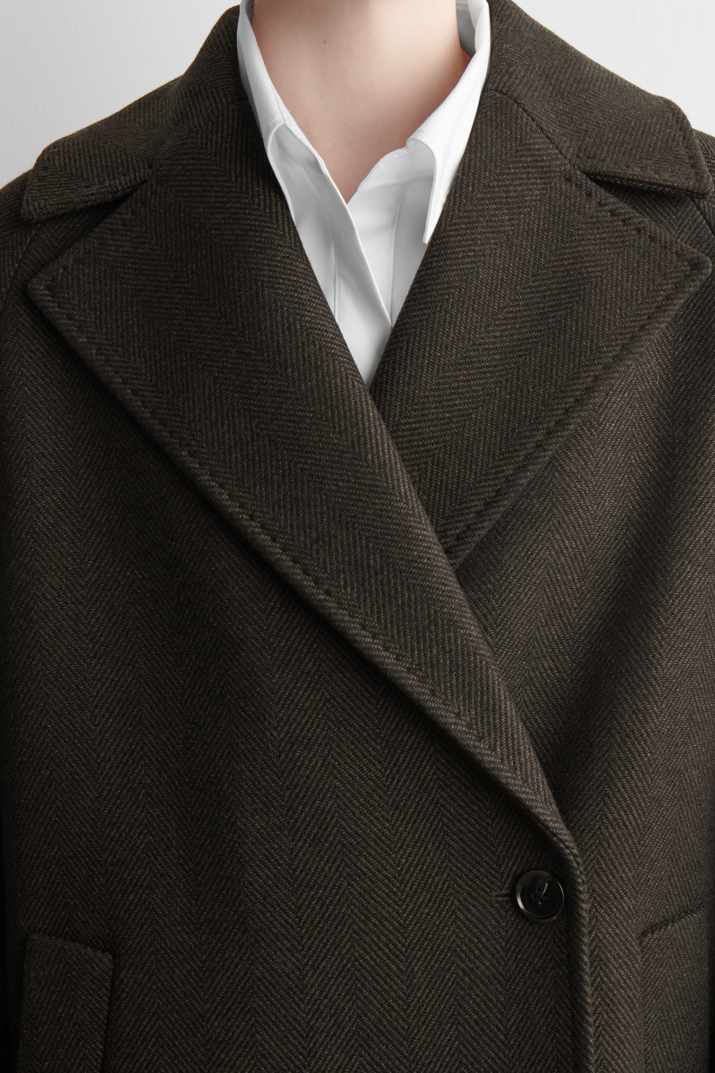 OVERSIZED DOUBLE-BREASTED WOOL LONG COAT - DARK GREEN | COS US