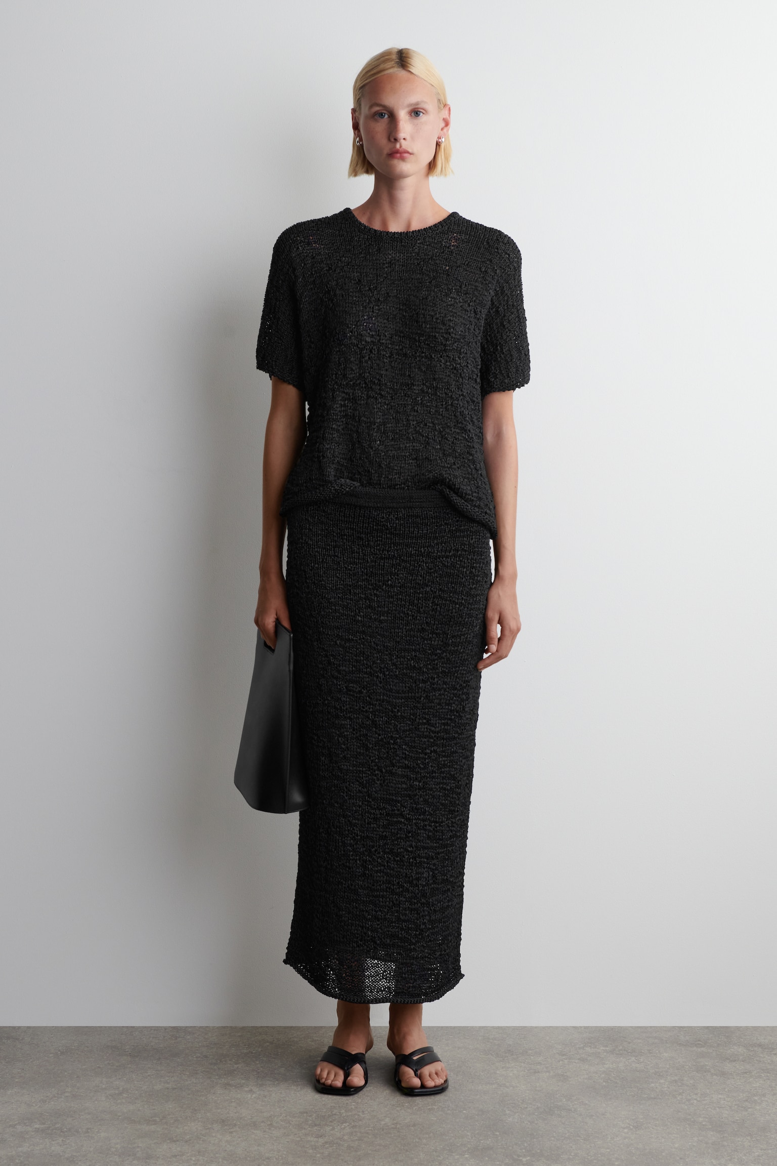 TEXTURED OPEN-KNIT MIDI SKIRT - BLACK