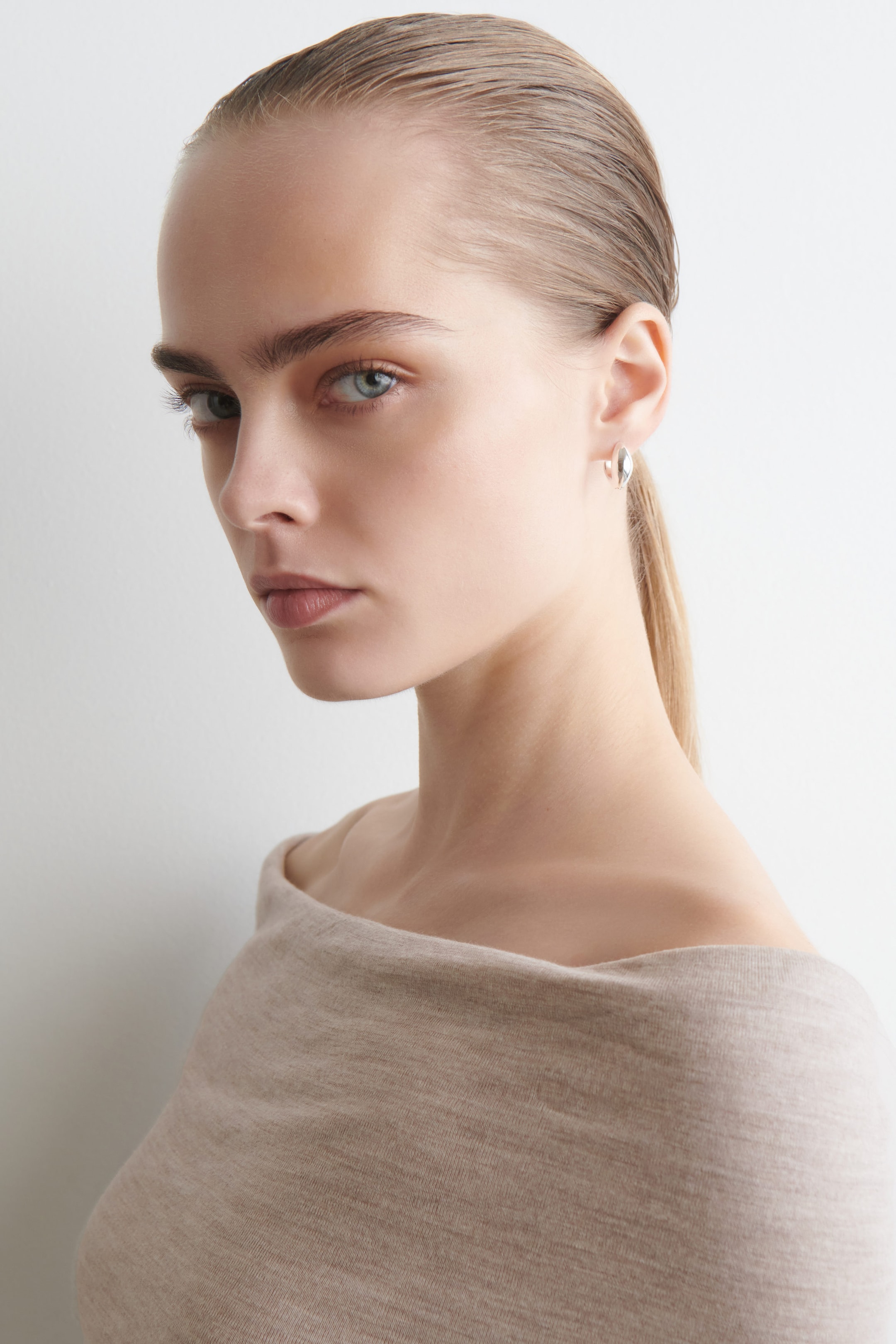 OFF-THE-SHOULDER MERINO WOOL TOP