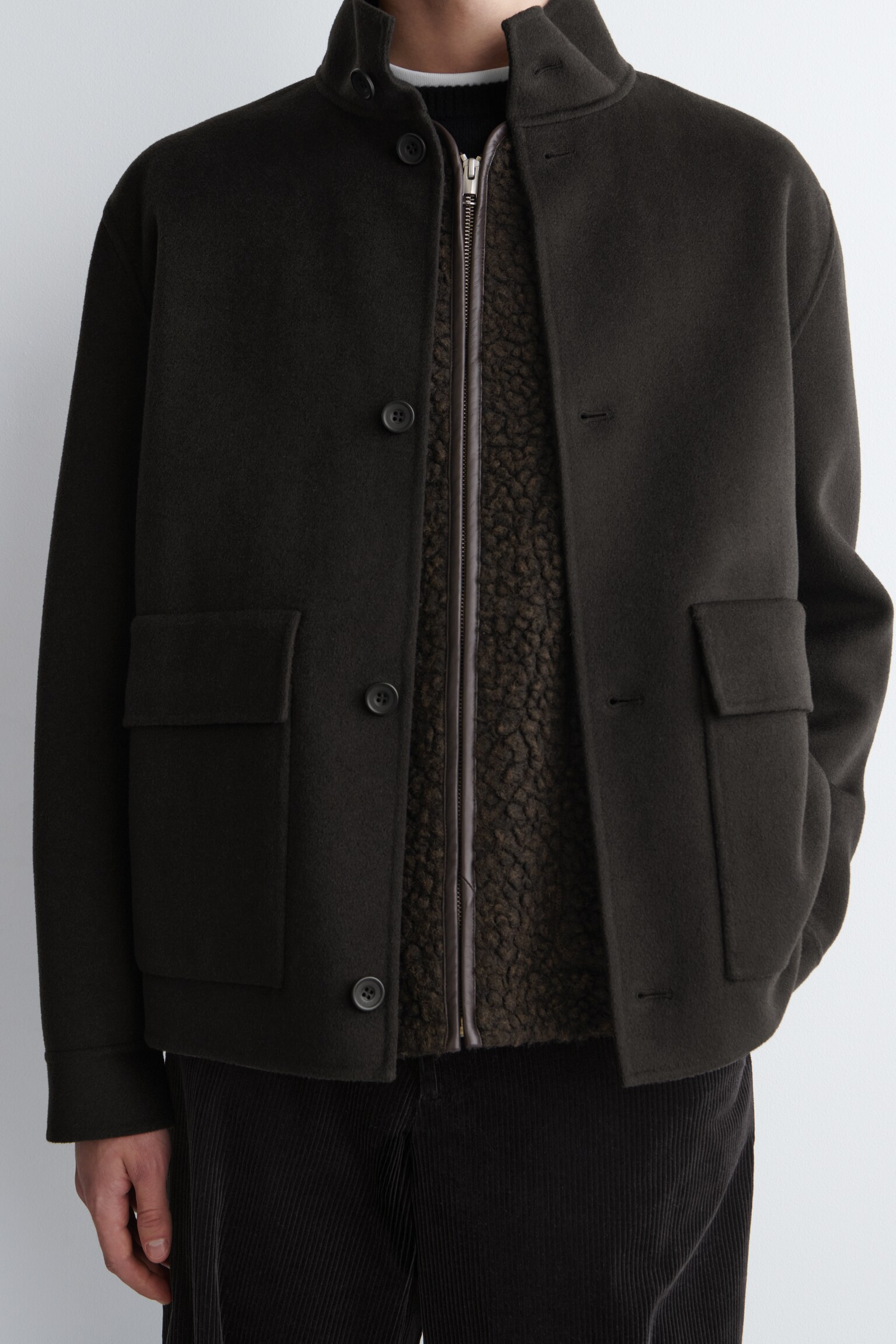 GILET EN TEDDY BORDÉ DE CUIR - BRUN FONCÉ CHINÉ - 5