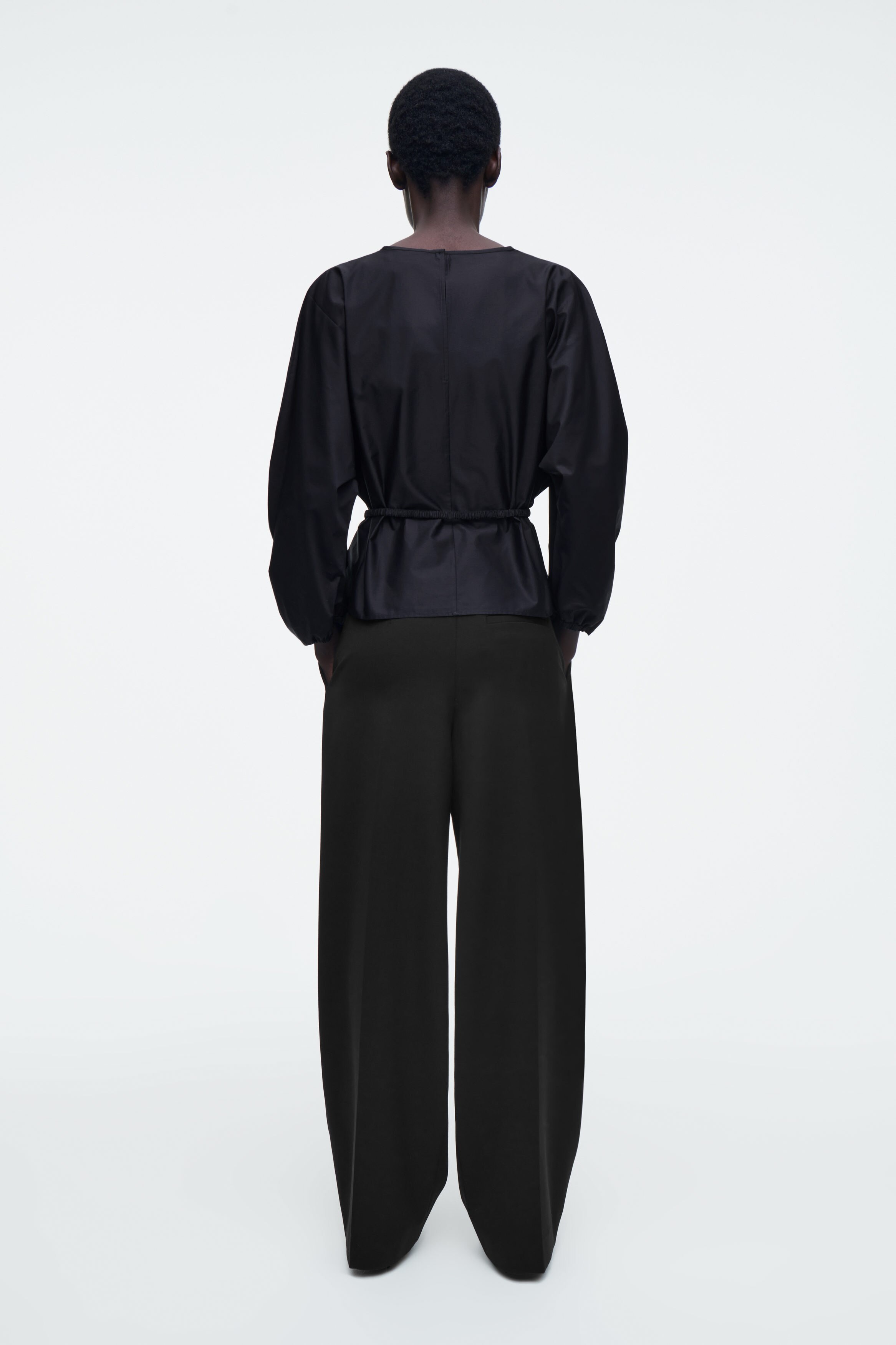 emm ensemblesleeve blouse 黒 RYRJJ Women's Tops Elegant Pearl Embellished Puff Short