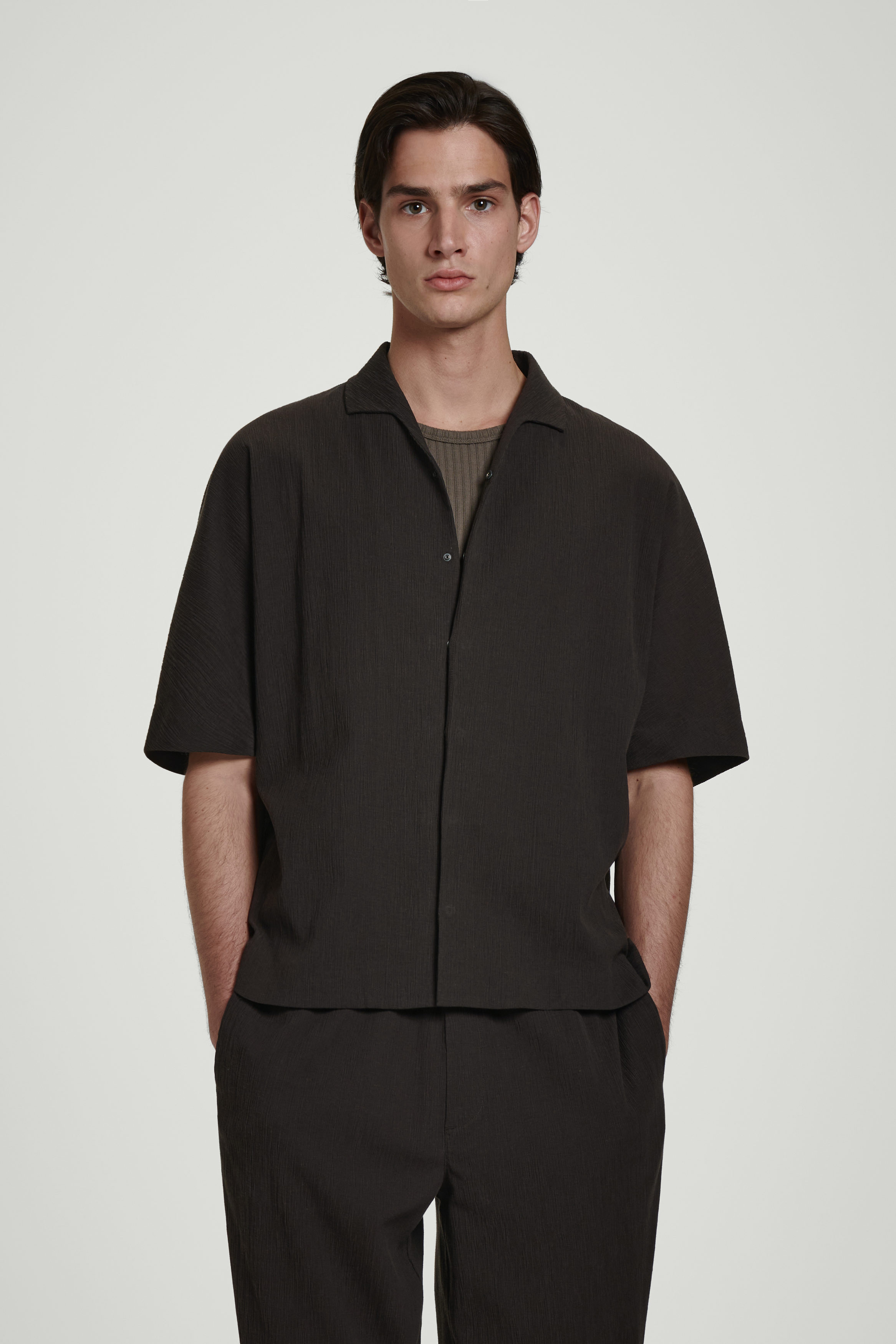 “COS MEN” Crinkled Cotton Shirt CRINKLED-COTTON SHIRT - DARK BROWN | COS