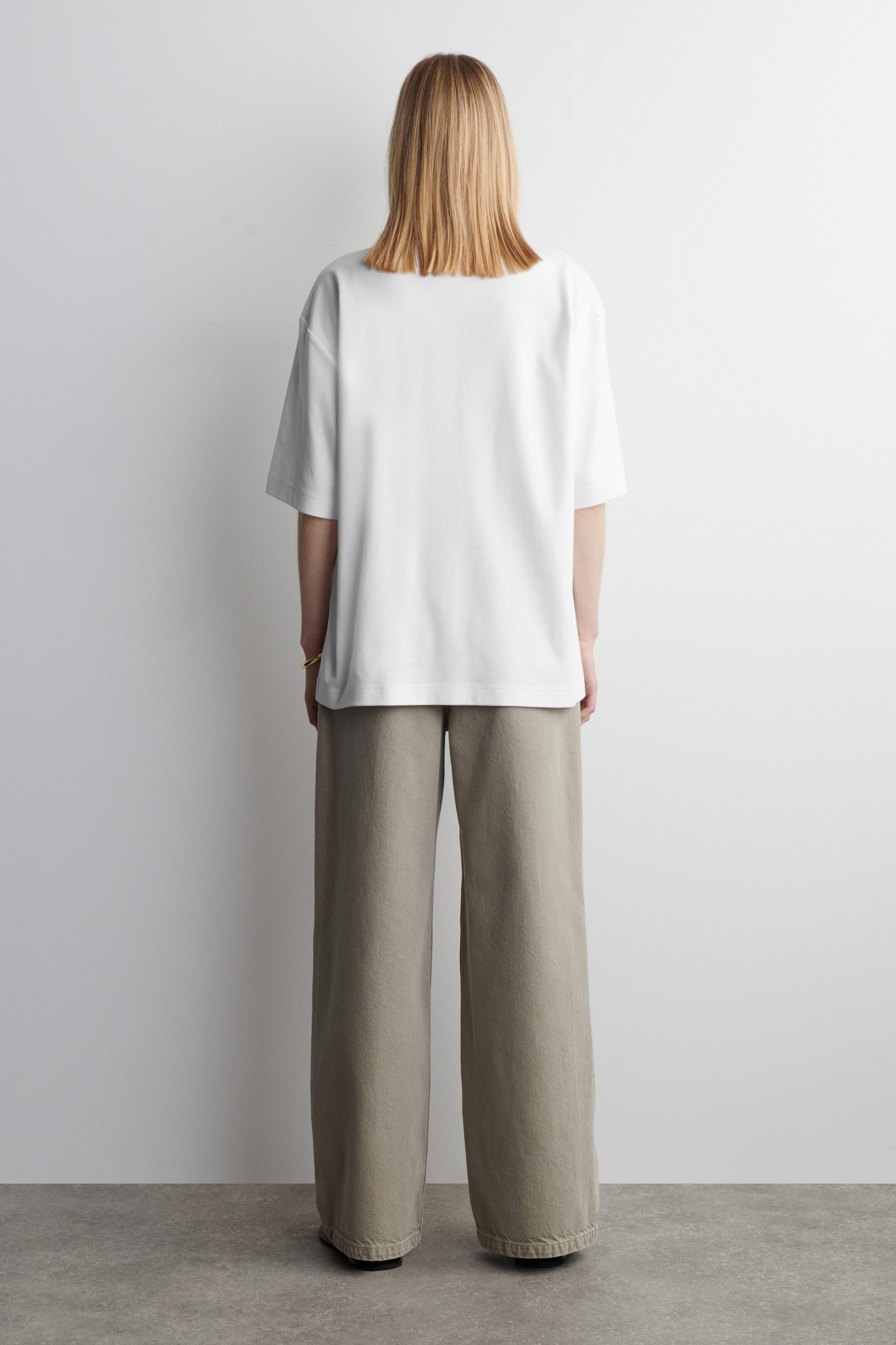 BAWEŁNIANY T-SHIRT OVERSIZE
