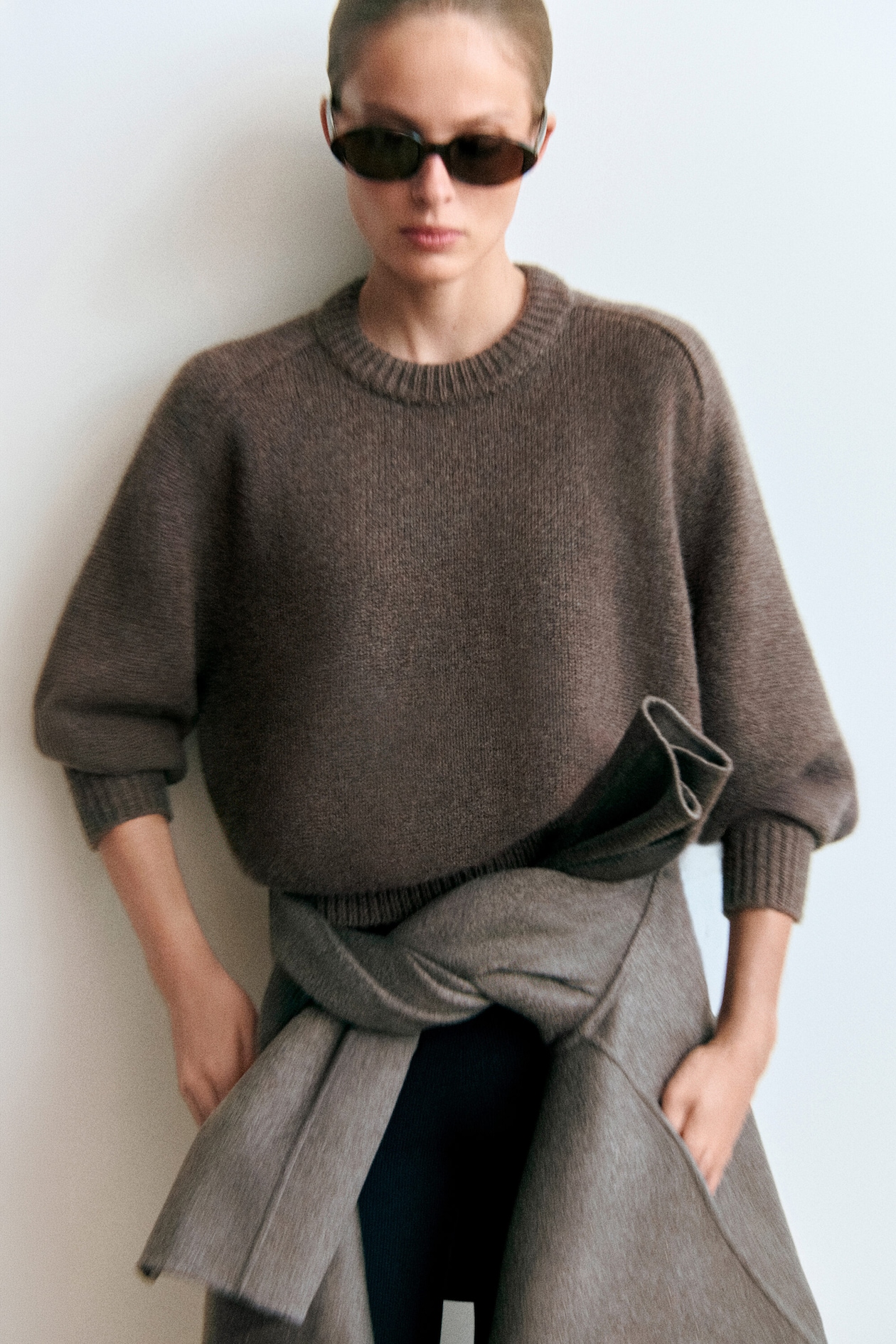 ROUNDED PURE CASHMERE CREW-NECK SWEATER — BROWN MÉLANGE