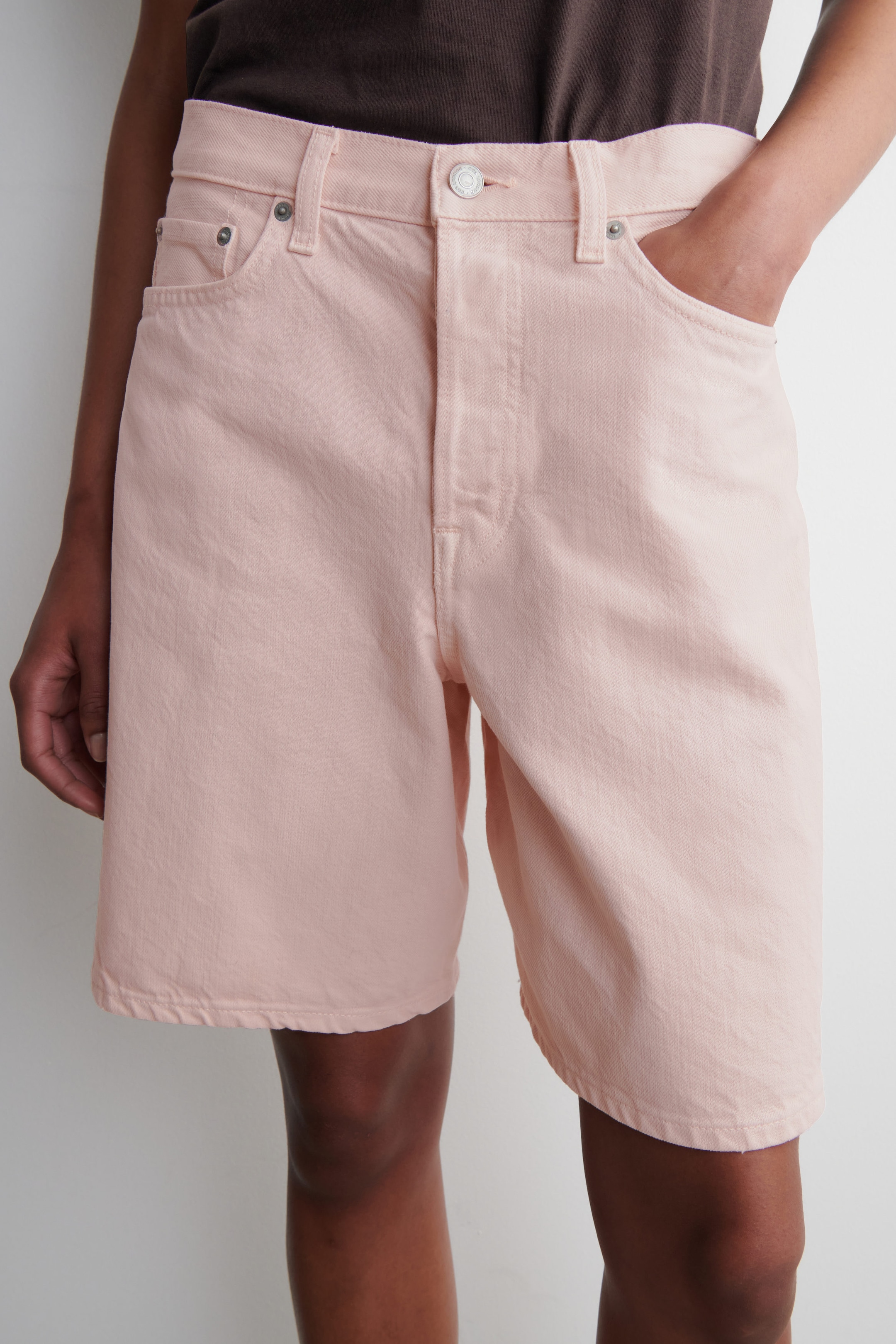 STRAIGHTLEG DENIM SHORTS