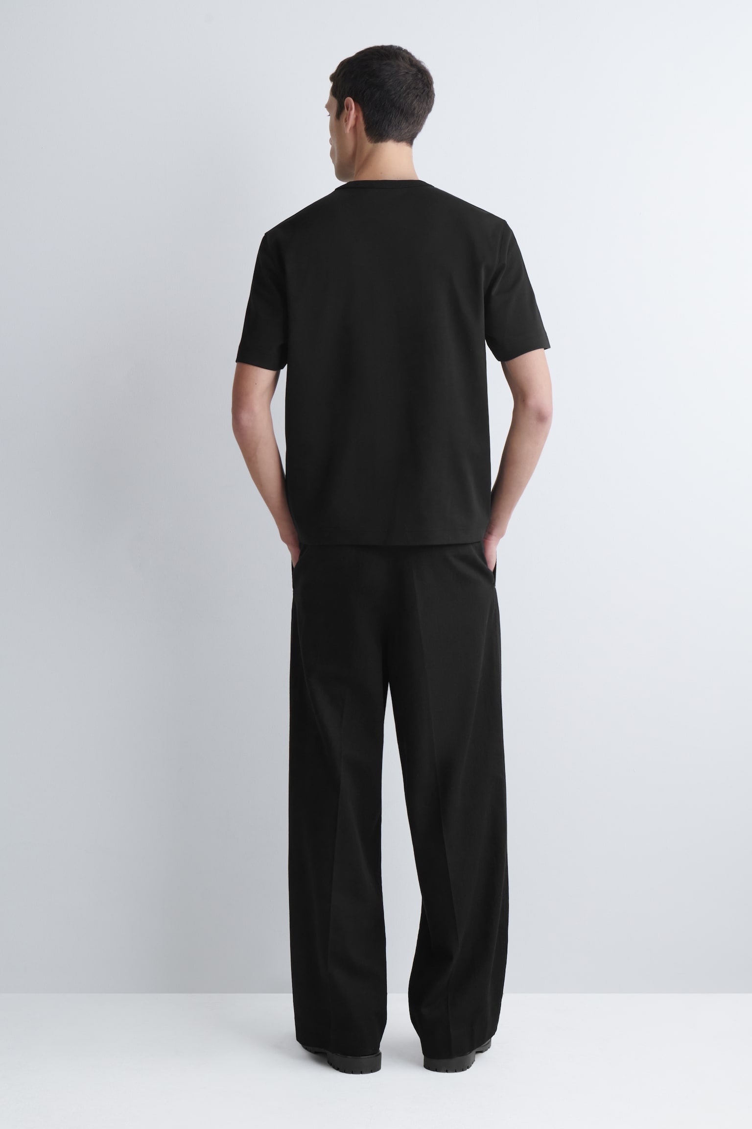 INTERLOCK BAVLNĚNÉ TRIČKO S KULATÝM VÝSTŘIHEM - ČERNÁ/SVĚTLE ŠEDÁ/NÁMOŘNICKÁ MODRÁ/NÁMOŘNICKÁ MODRÁ / BÍLÁ / PRUHOVANÁ/BÍLÁ - 5