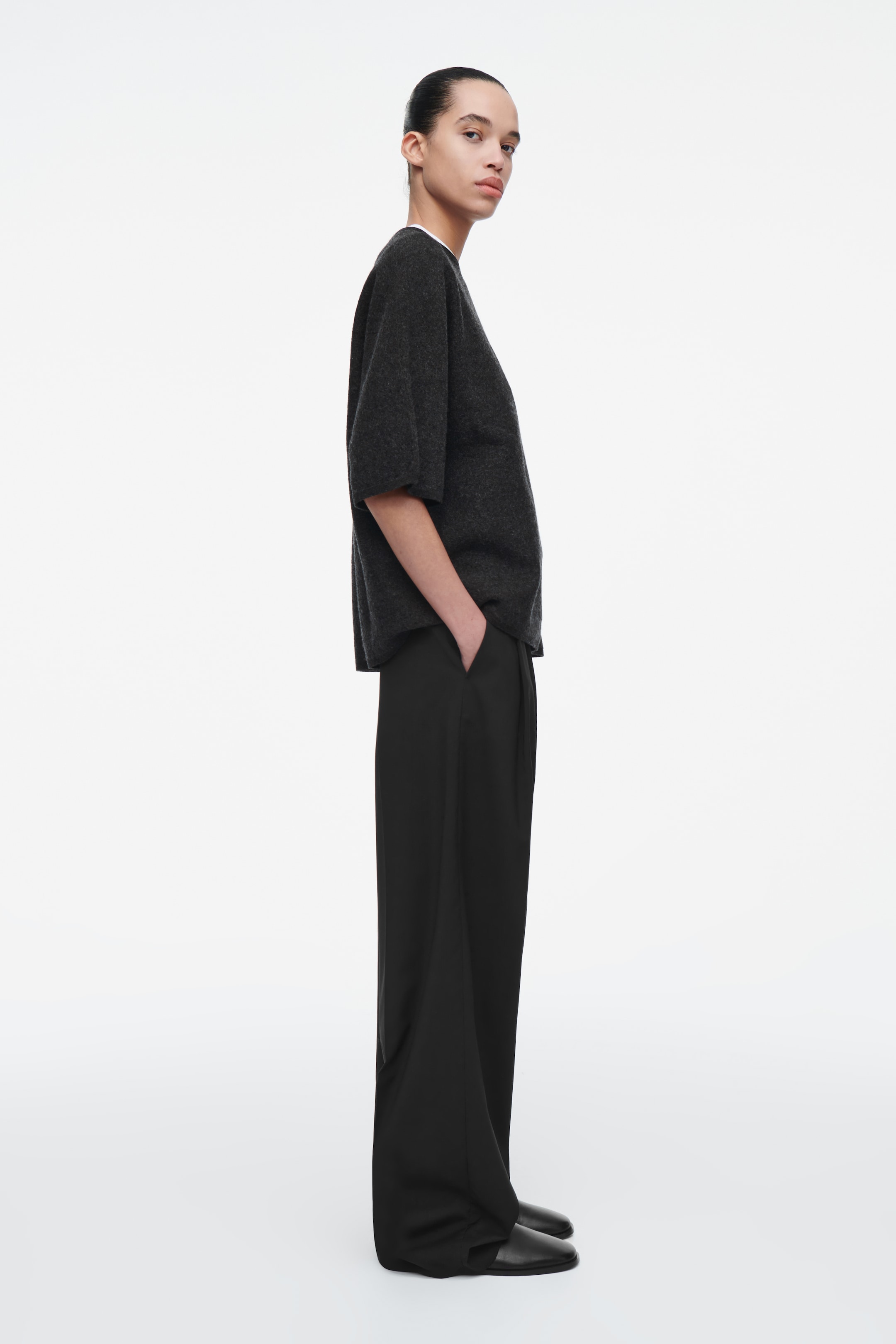Vezi imaginea mai mare: TRICOU OVERSIZED DIN LÂNĂ MERINO FIERBĂ - GRI MELANJAT - FEMEI | H&M RO 2