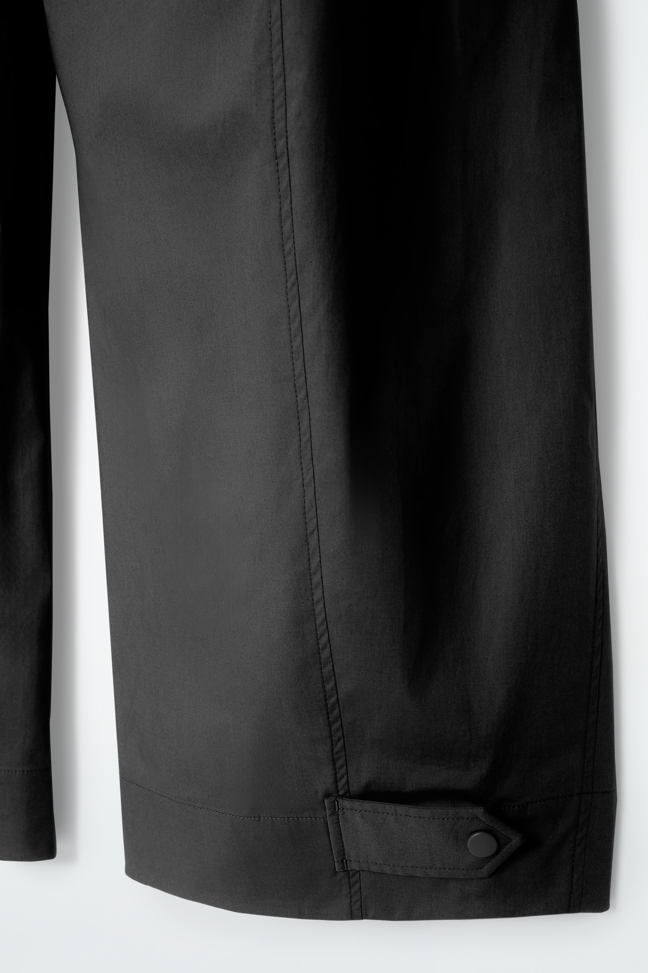 Grösseres Bild ansehen: UTILITY-HOSE MIT BARREL-BEIN - SCHWARZ - DAMEN | H&M CH 3