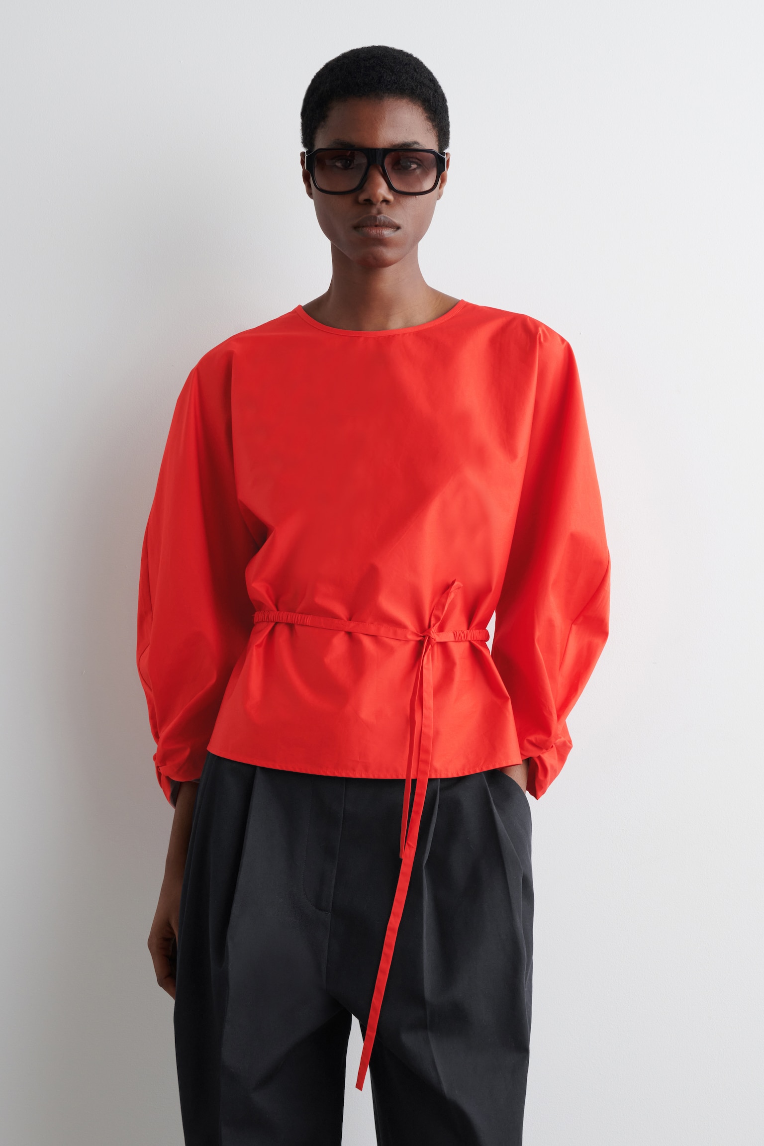 DRAWSTRING PEPLUM BLOUSE - RED/NAVY