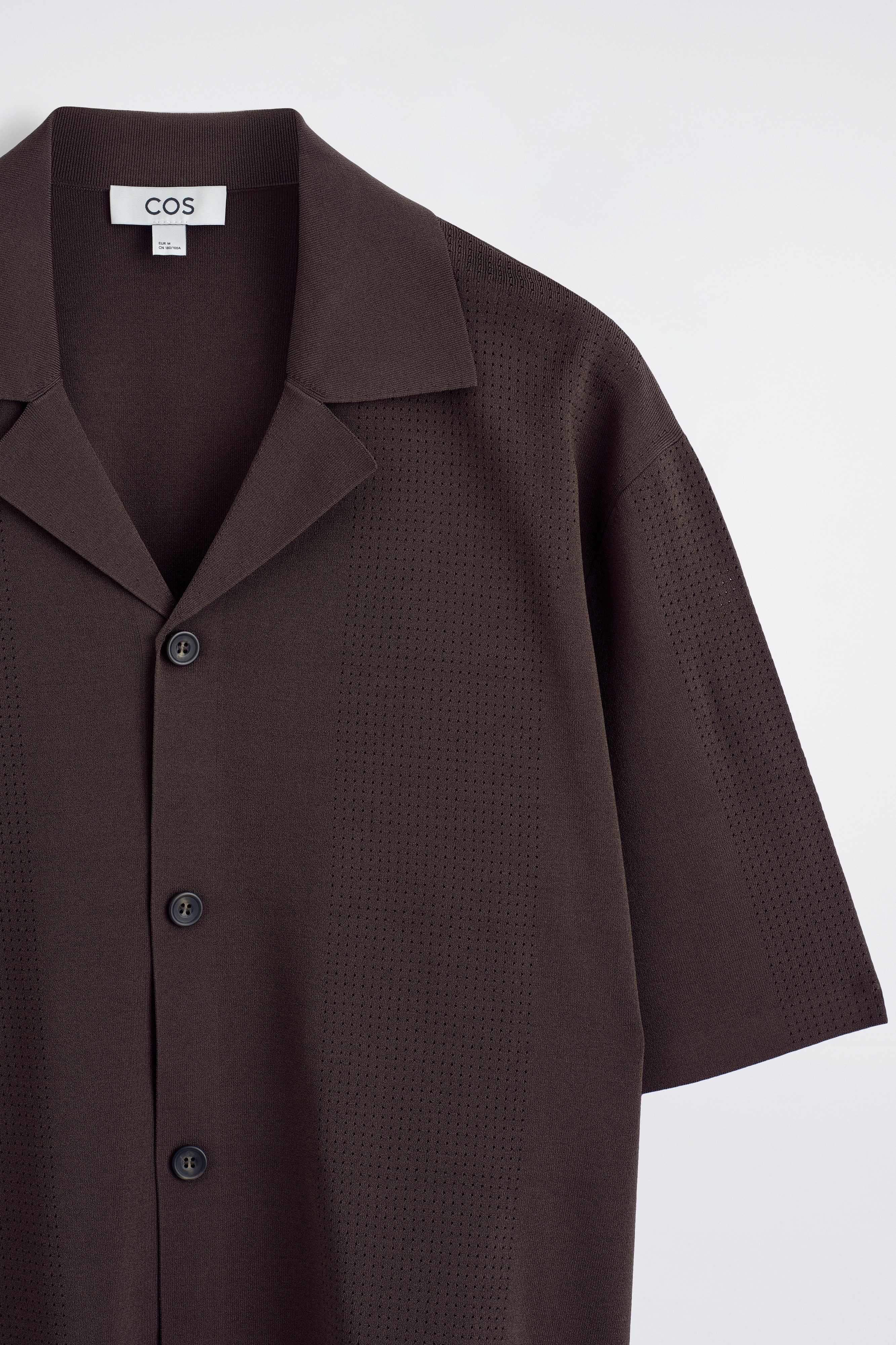 PERFORATED KNITTED SHORT-SLEEVED SHIRT