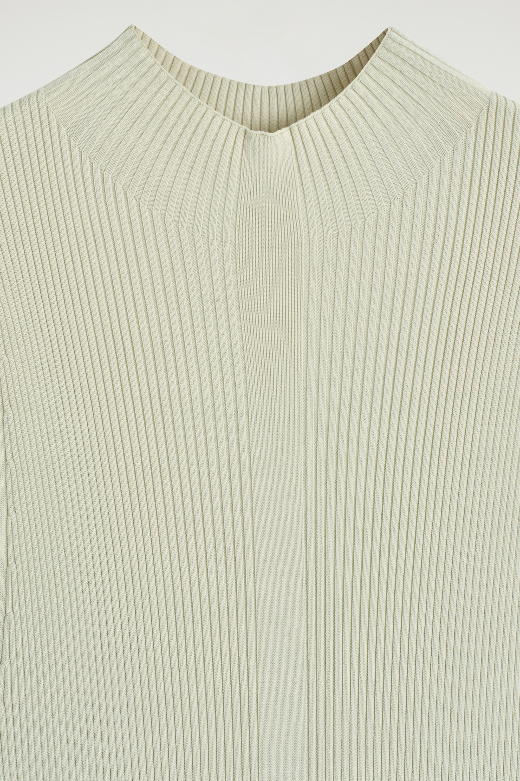 Visualizza immagine più grande: ABITO MAXI PLISSÉ CON COLLO ALTO - VERDE CHIARO - DONNA | H&M IT 7