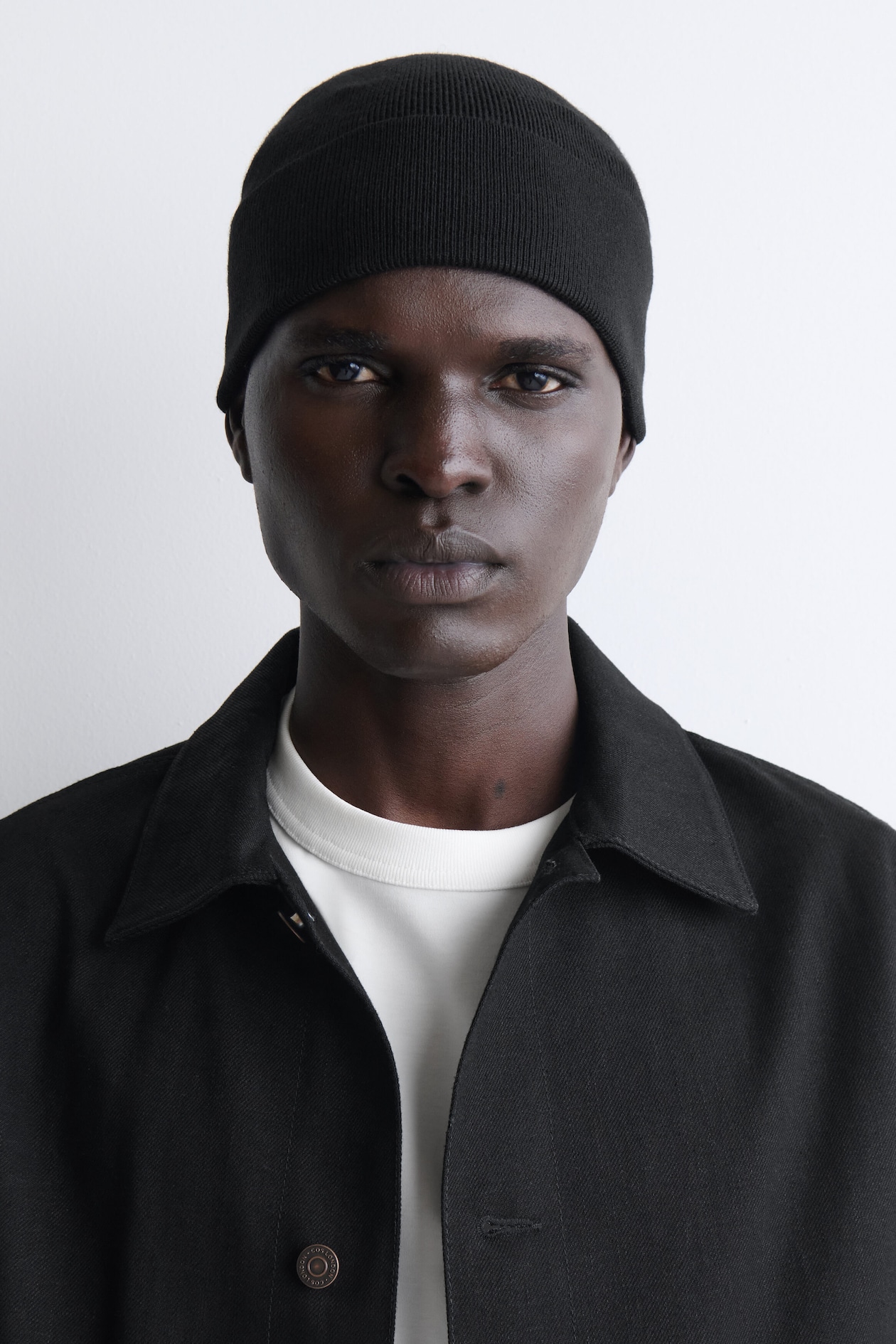 MERINO WOOL BEANIE — BLACK