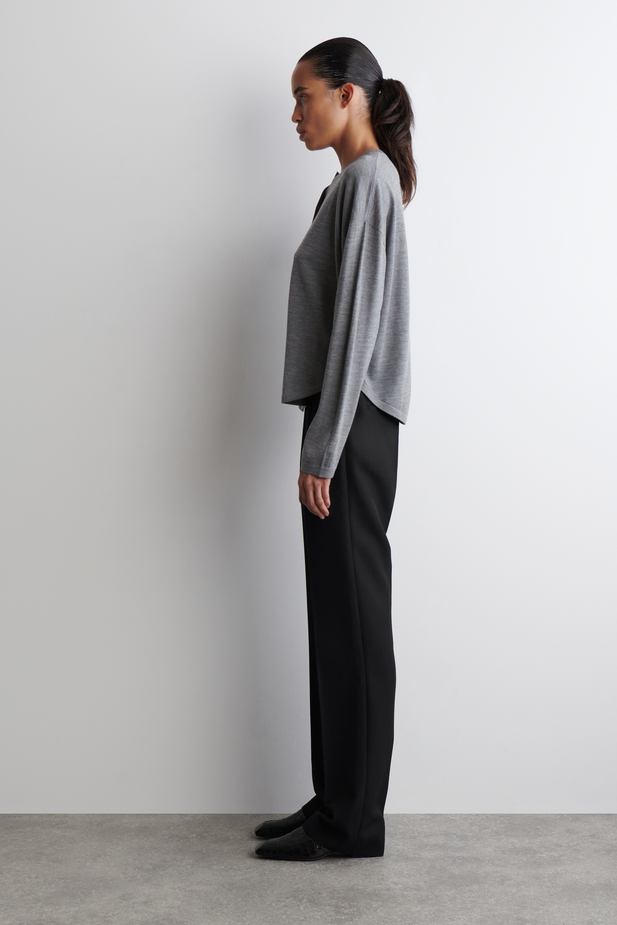 Visualizza immagine più grande: CARDIGAN IN LANA MERINO CON TAGLIO ARROTONDATO - GRIGIO MÉLANGE - DONNA | H&M IT 4