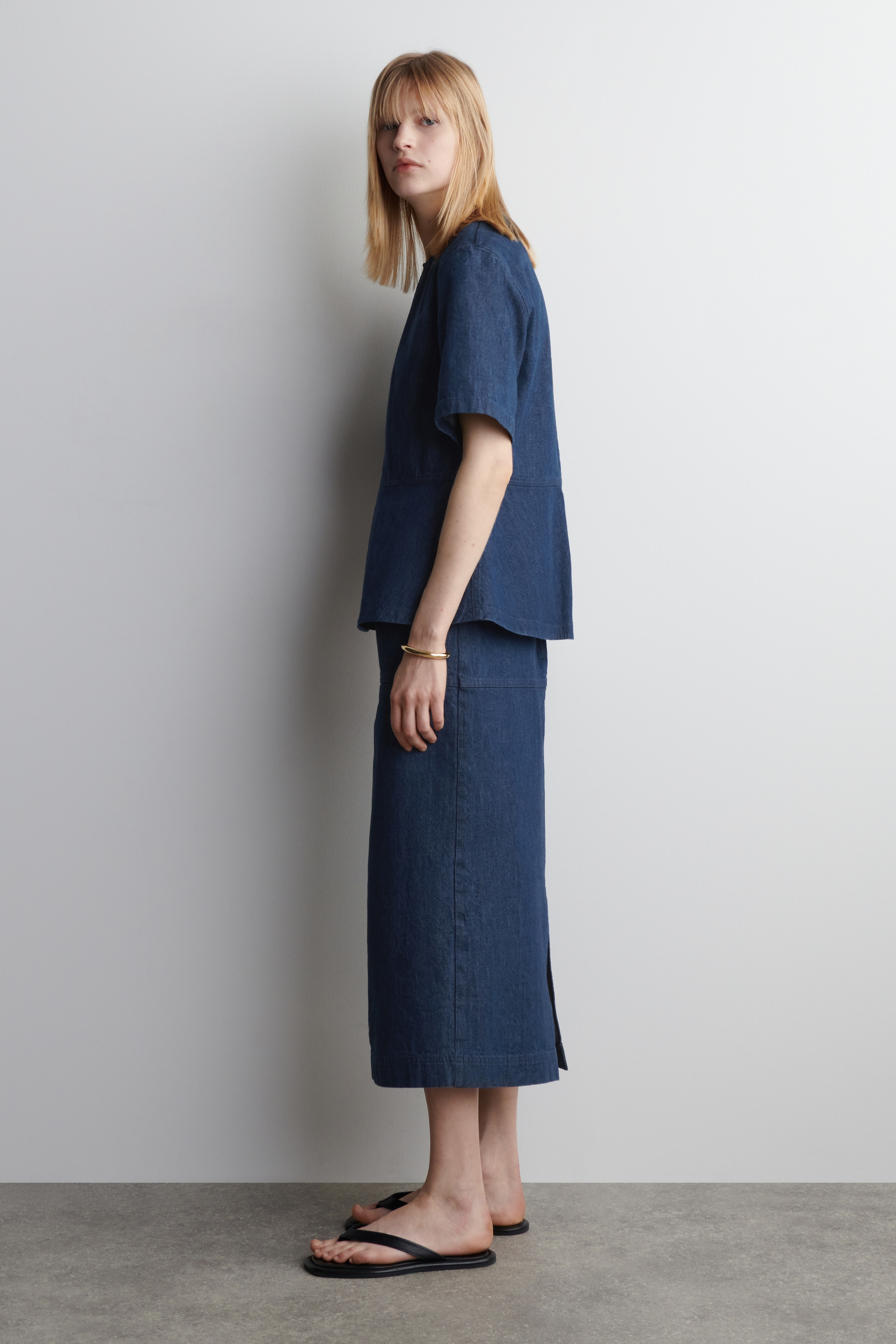 Größeres Bild anzeigen: BLEISTIFTROCK AUS DENIM - INDIGOBLAU - Ladies | H&M AT 3