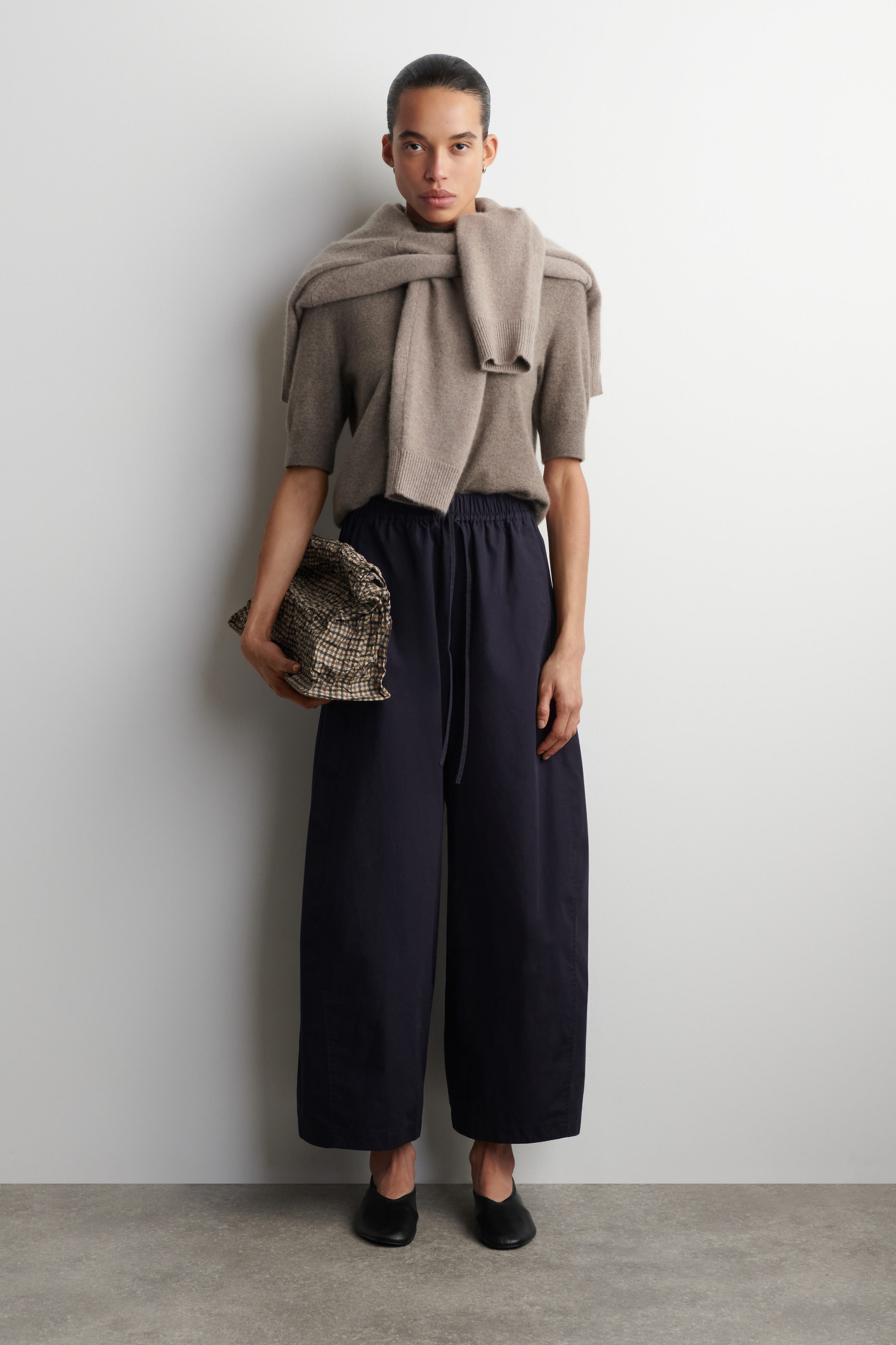ELASTICATED BARREL-LEG TROUSERS