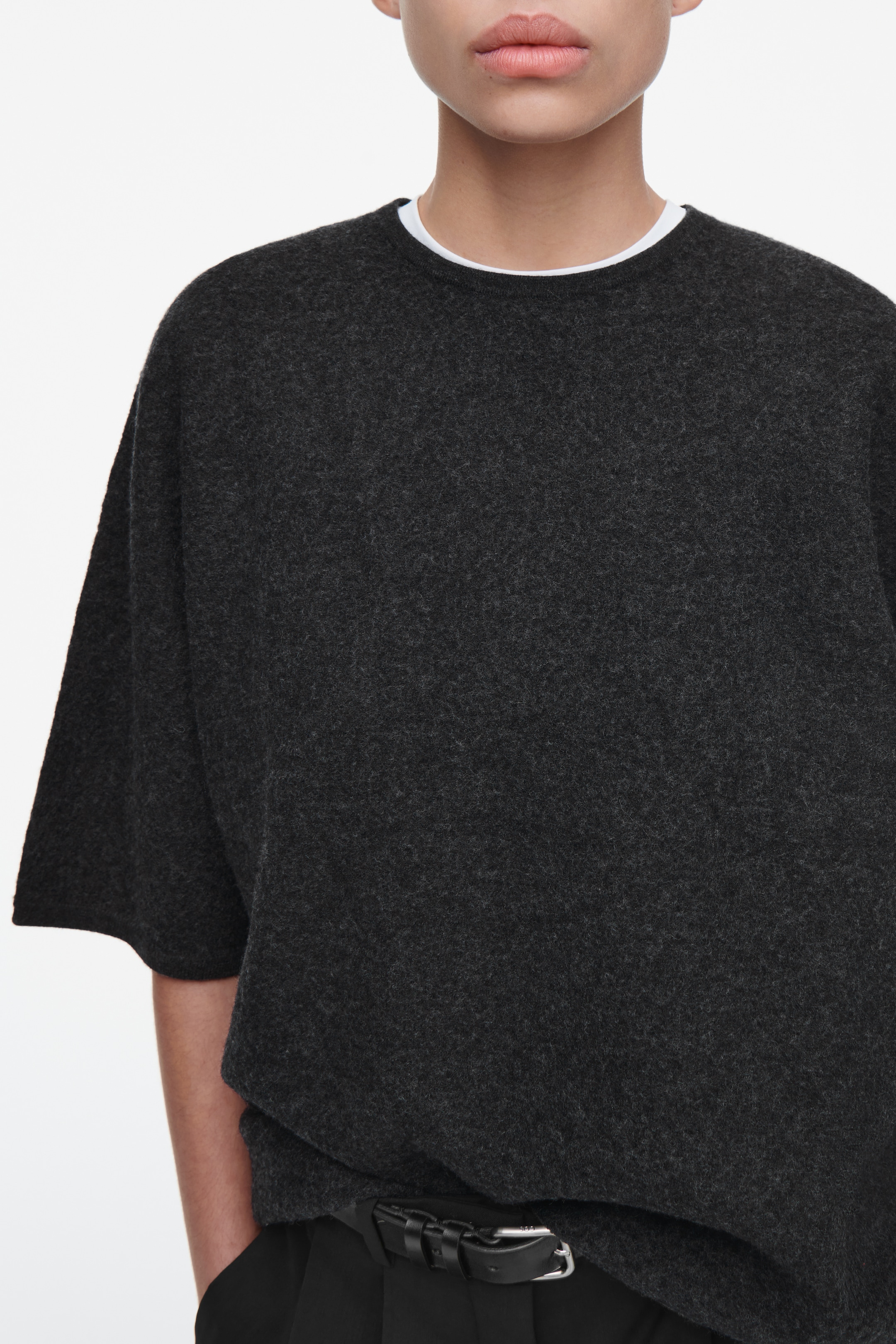 Vezi imaginea mai mare: TRICOU OVERSIZED DIN LÂNĂ MERINO FIERBĂ - GRI MELANJAT - FEMEI | H&M RO 3