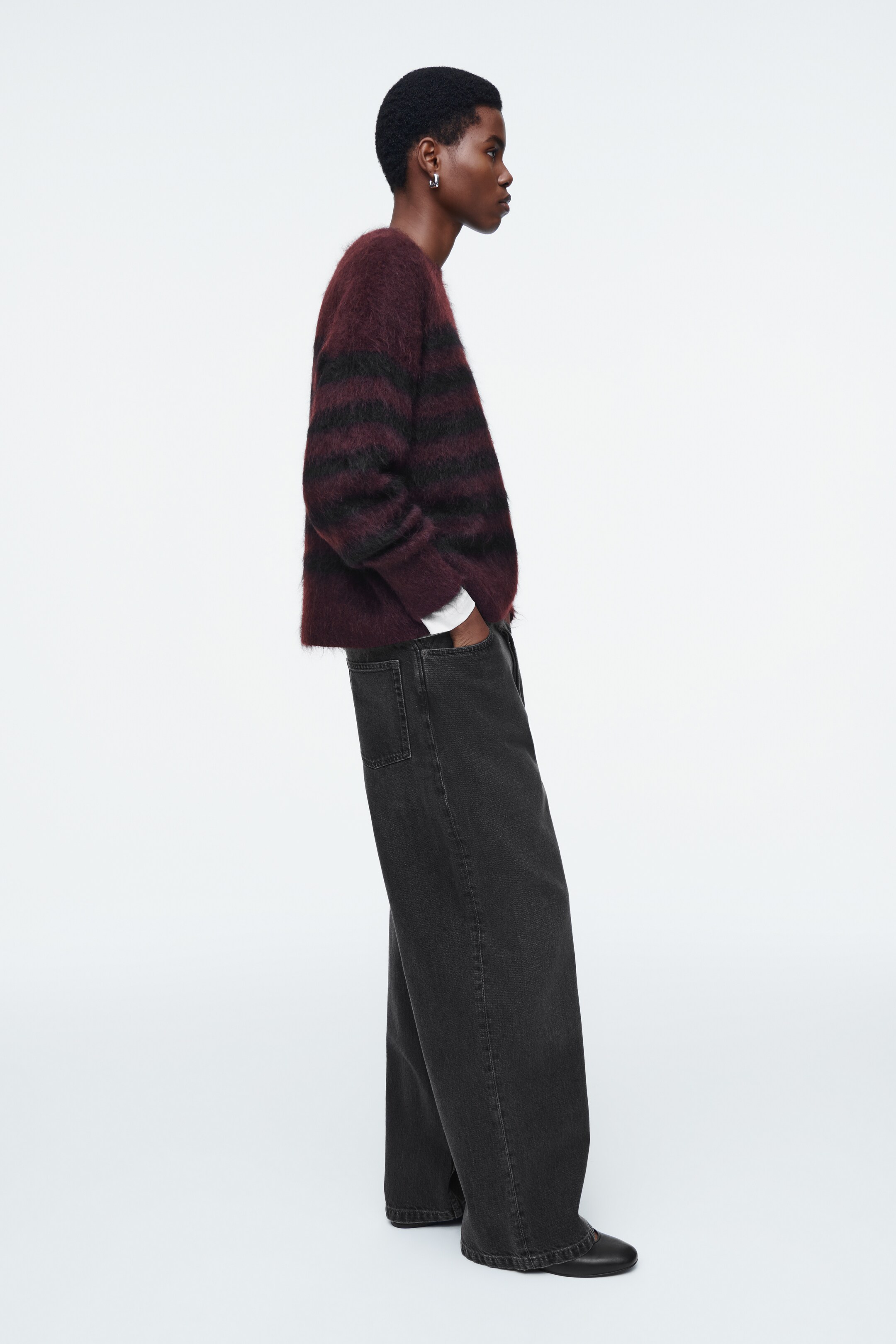 Grösseres Bild ansehen: PULLOVER MIT RUNDHALSAUSSCHNITT AUS MOHAIR - SCHWARZ/BURGUNDERROT/GESTREIFT - DAMEN | H&M CH 6