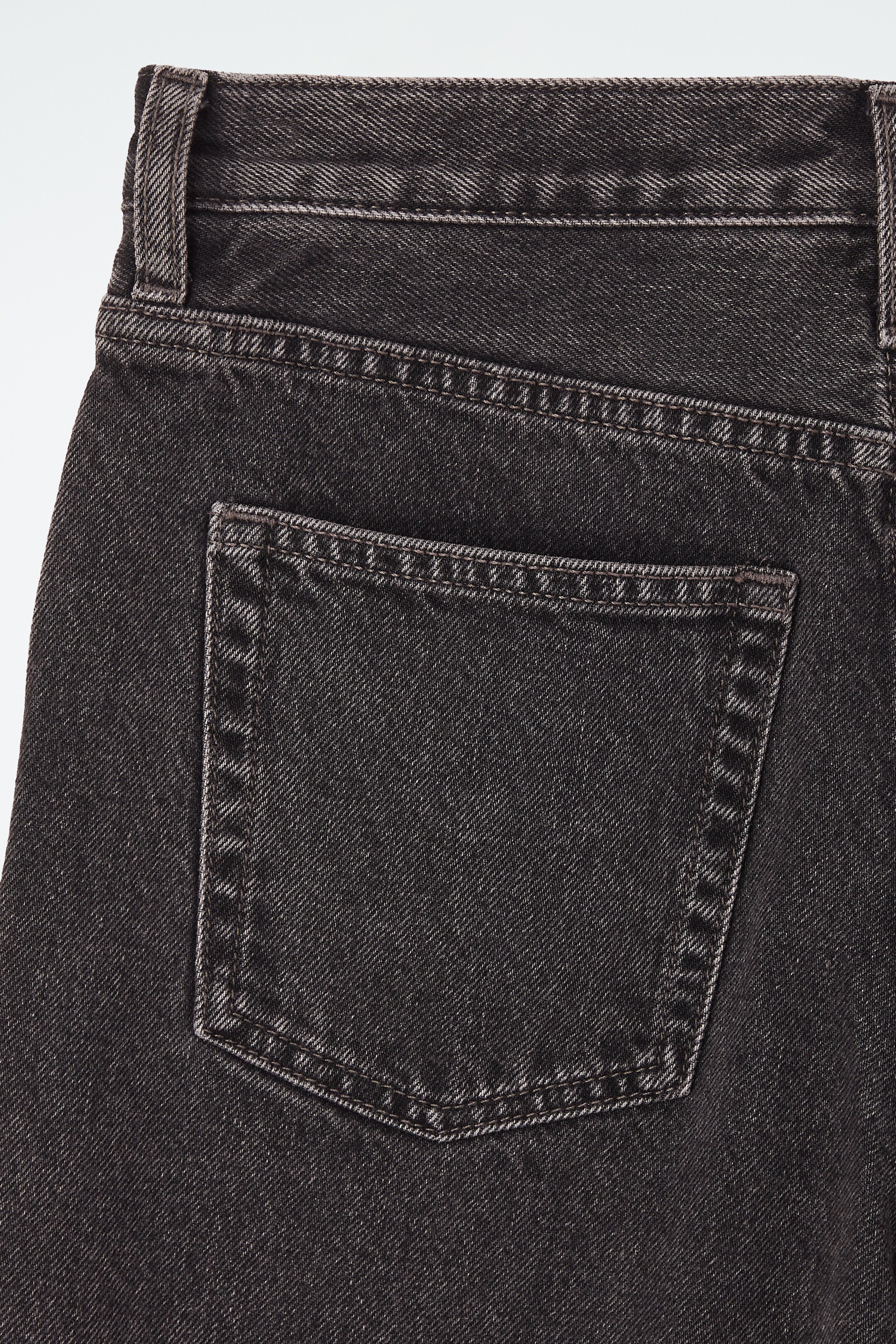 Größeres Bild anzeigen: ARCH SCHMAL ZULAUFENDE JEANS - SCHWARZ - Ladies | H&M AT 7