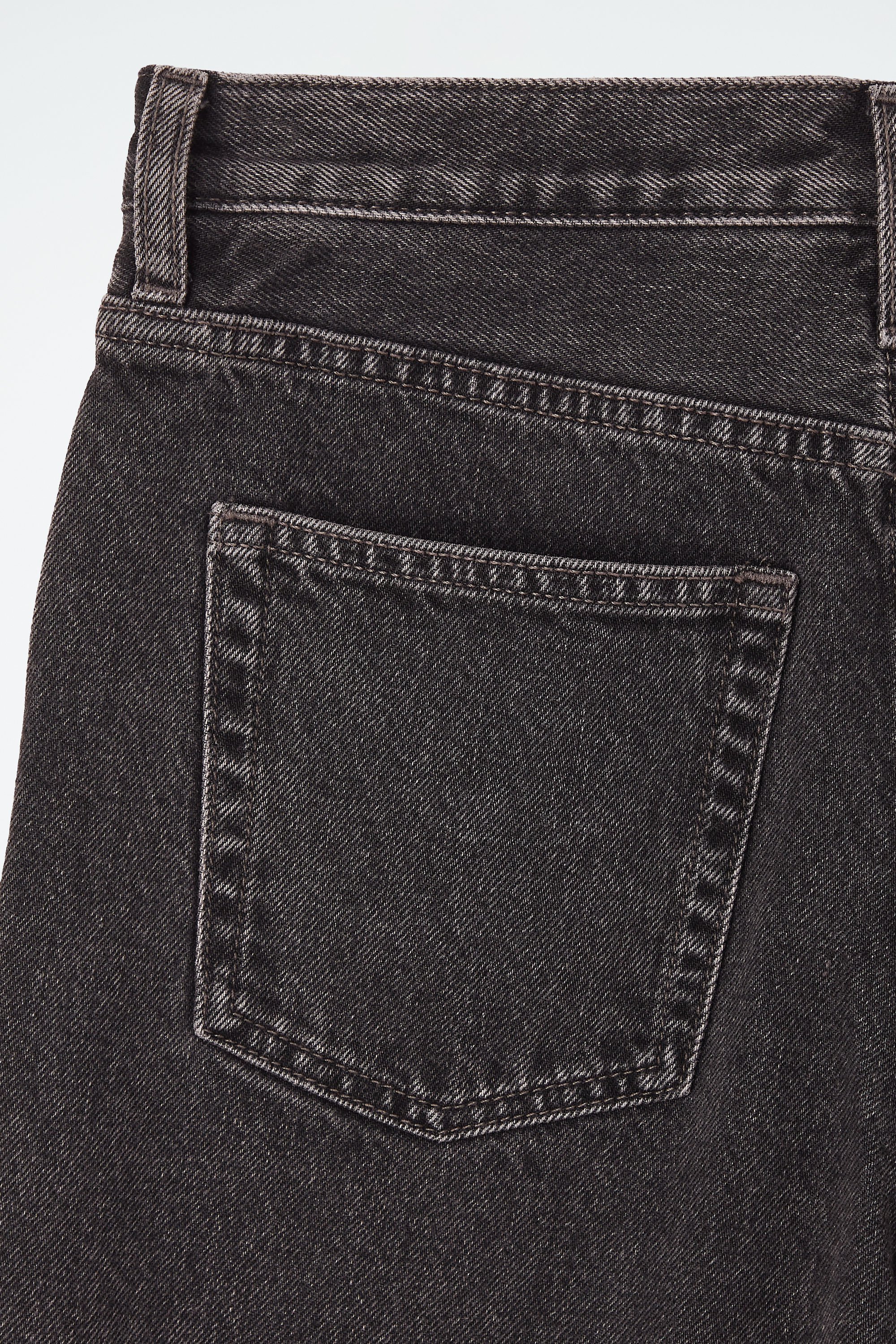 ARCH TAPERED JEANS - BLACK | COS