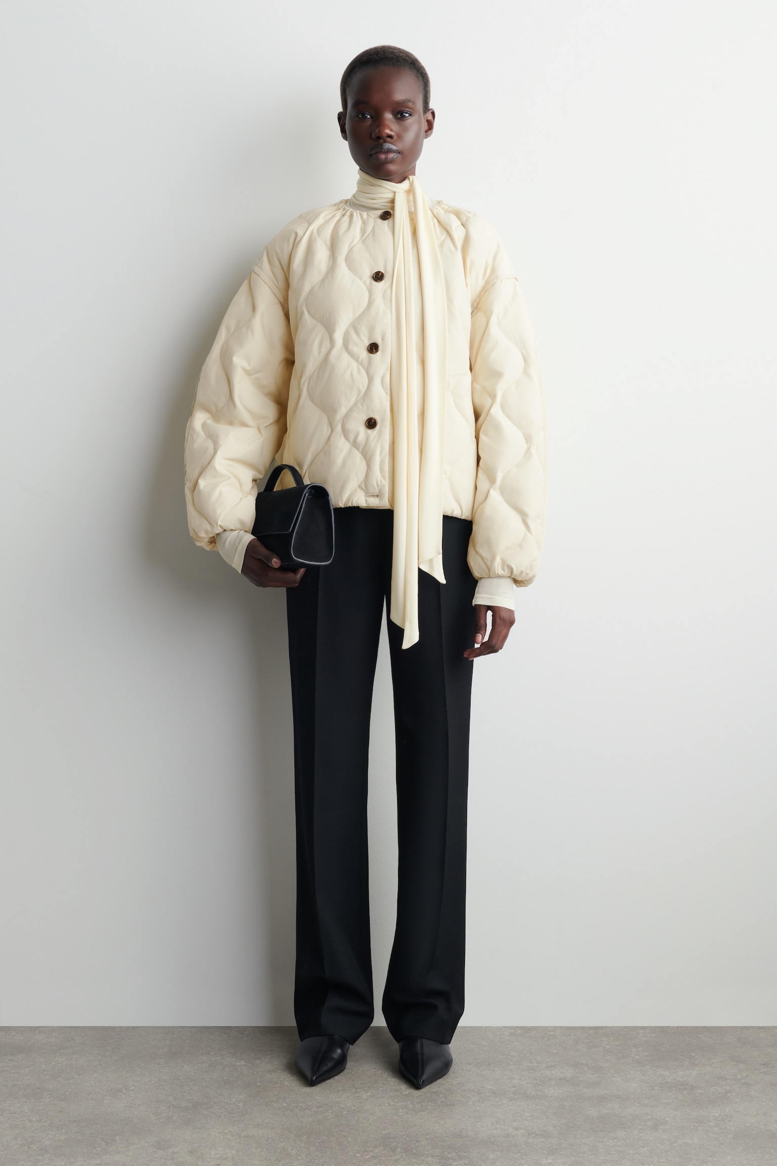 DOUDOUNE MATELASSÉE À ENCOLURE FRONCÉE - ÉCRU/BLEU MARINE/ROUGE PROFOND - 1