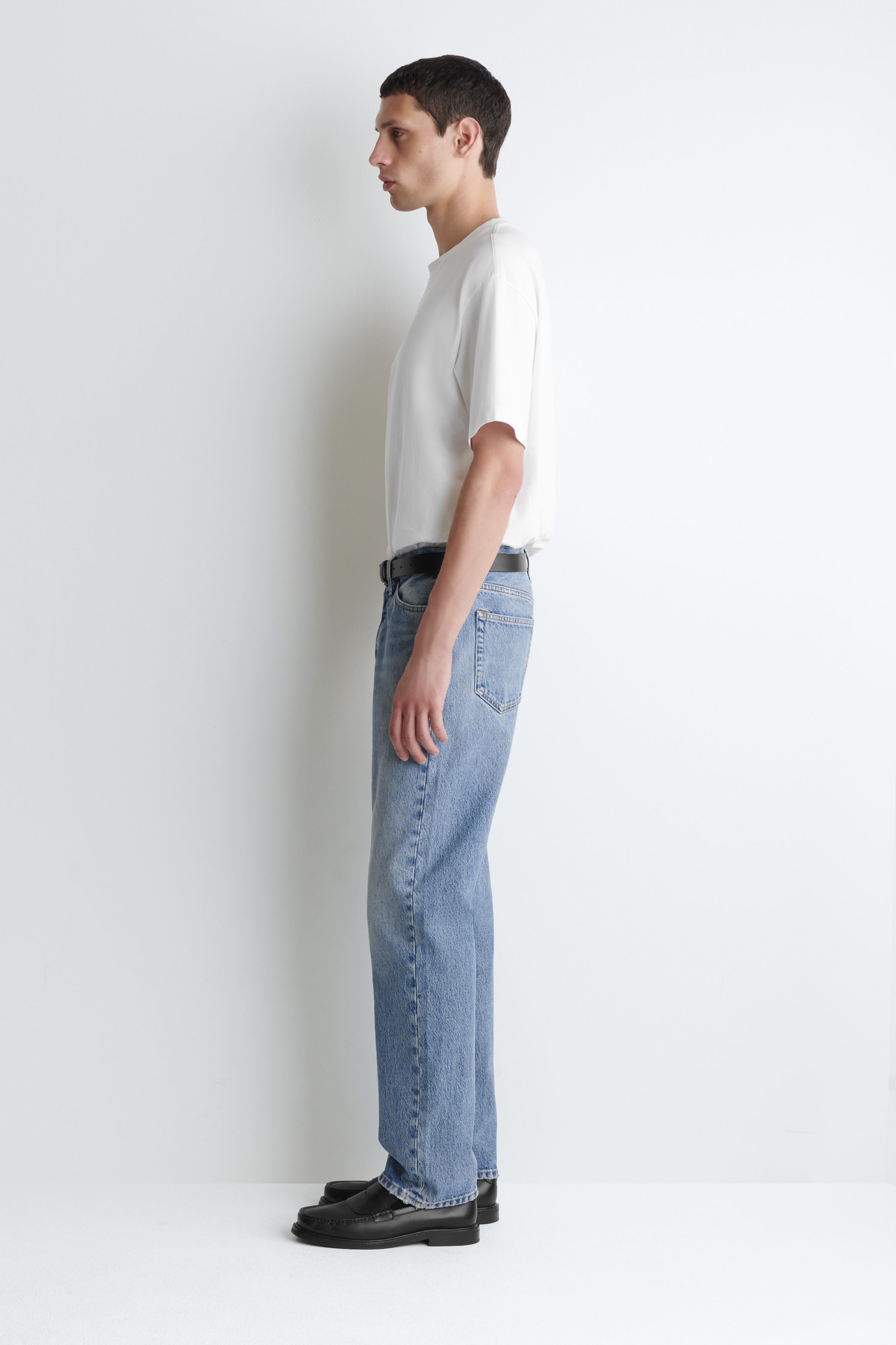SIGNATURE STRAIGHT-LEG JEANS