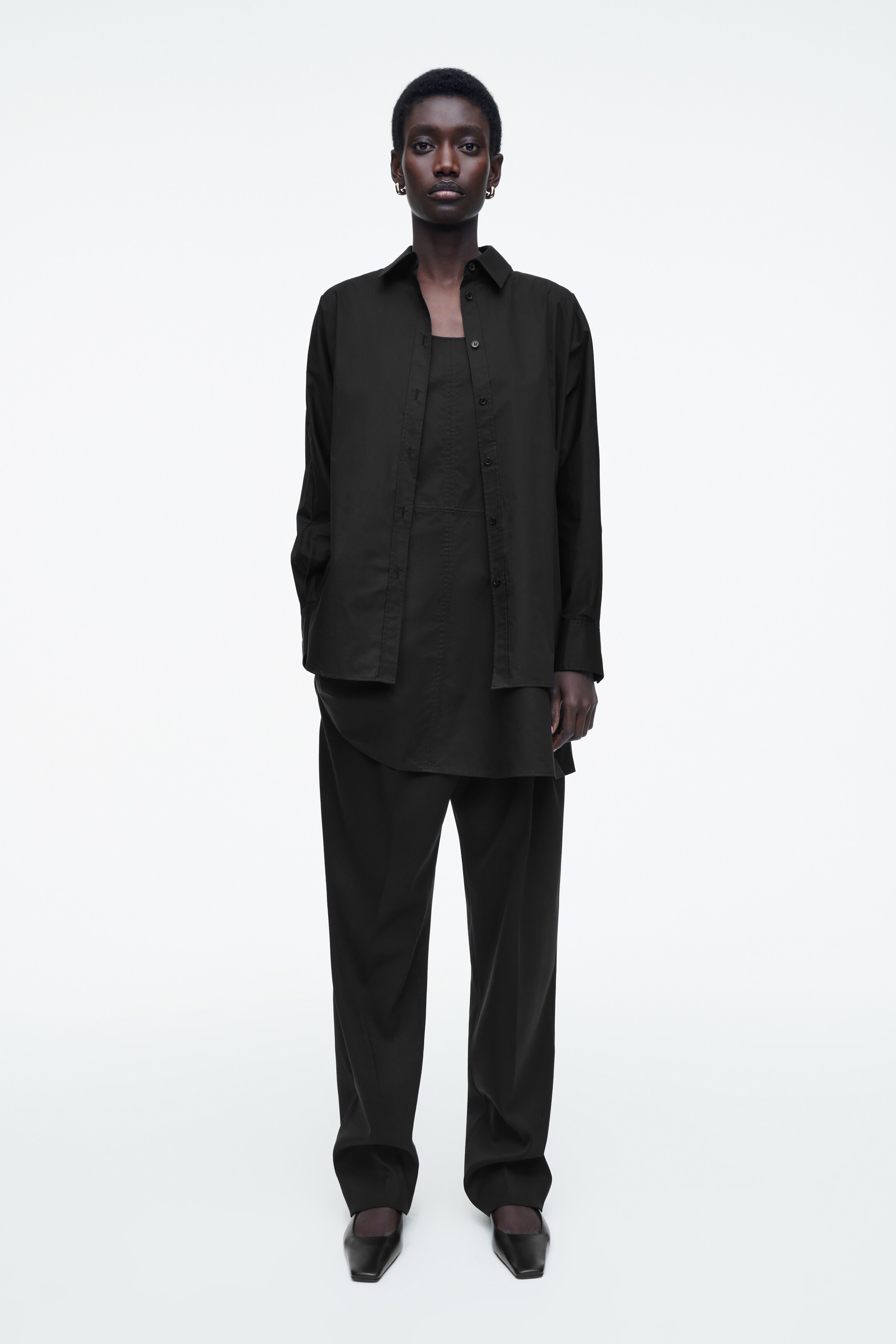 Vezi imaginea mai mare: ROCHIE CĂMAȘĂ TIP TRAPEZ CU STRATURI - NEGRU - FEMEI | H&M RO 2
