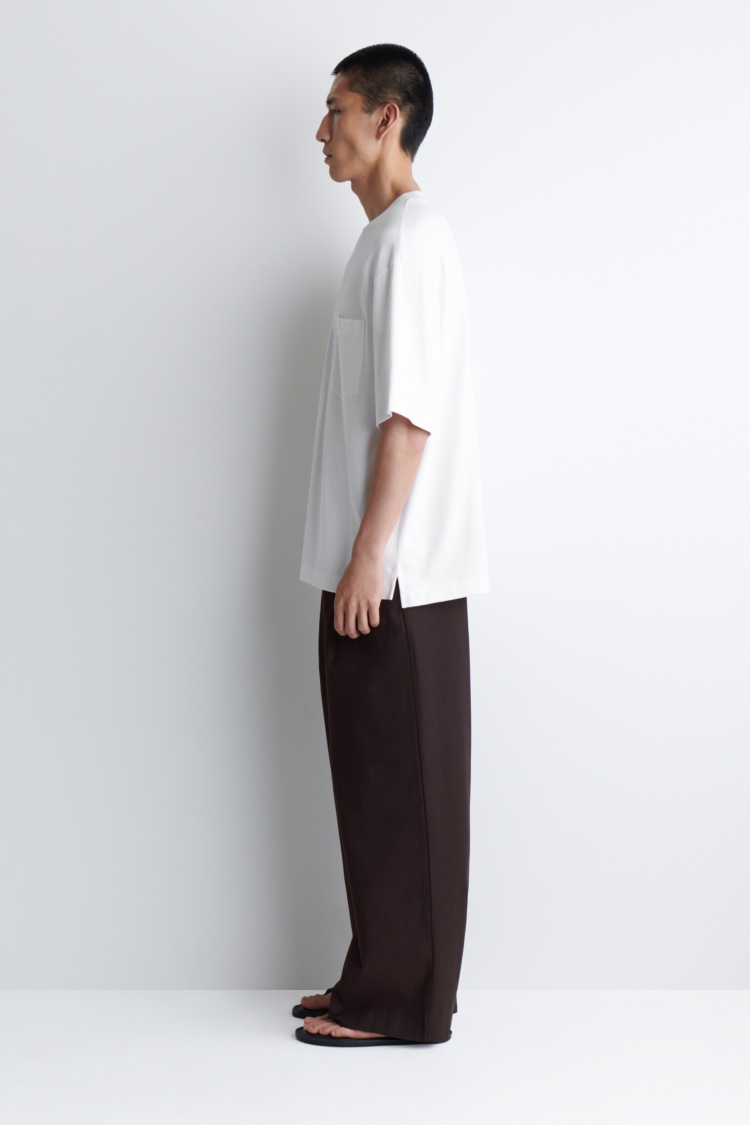 GEWICHTIGES OVERSIZED-T-SHIRT AUS BAUMWOLLE - WEISS/SCHWARZ - 3