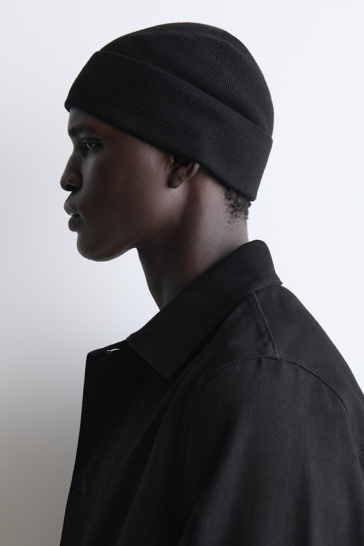 MERINO WOOL BEANIE — BLACK