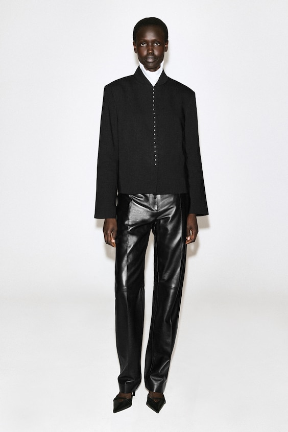 STUD-DETAIL CROPPED LINEN BLAZER