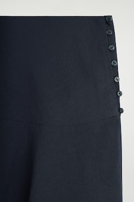 BUTTON-DETAIL FLUID MIDI SKIRT — NAVY 6