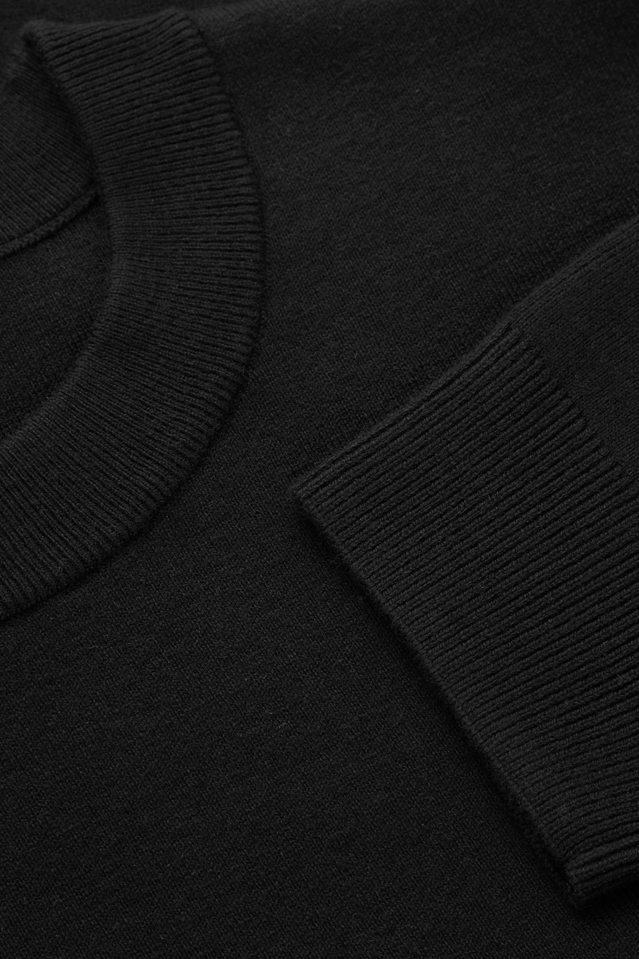 StillMedia/DescriptiveDetail