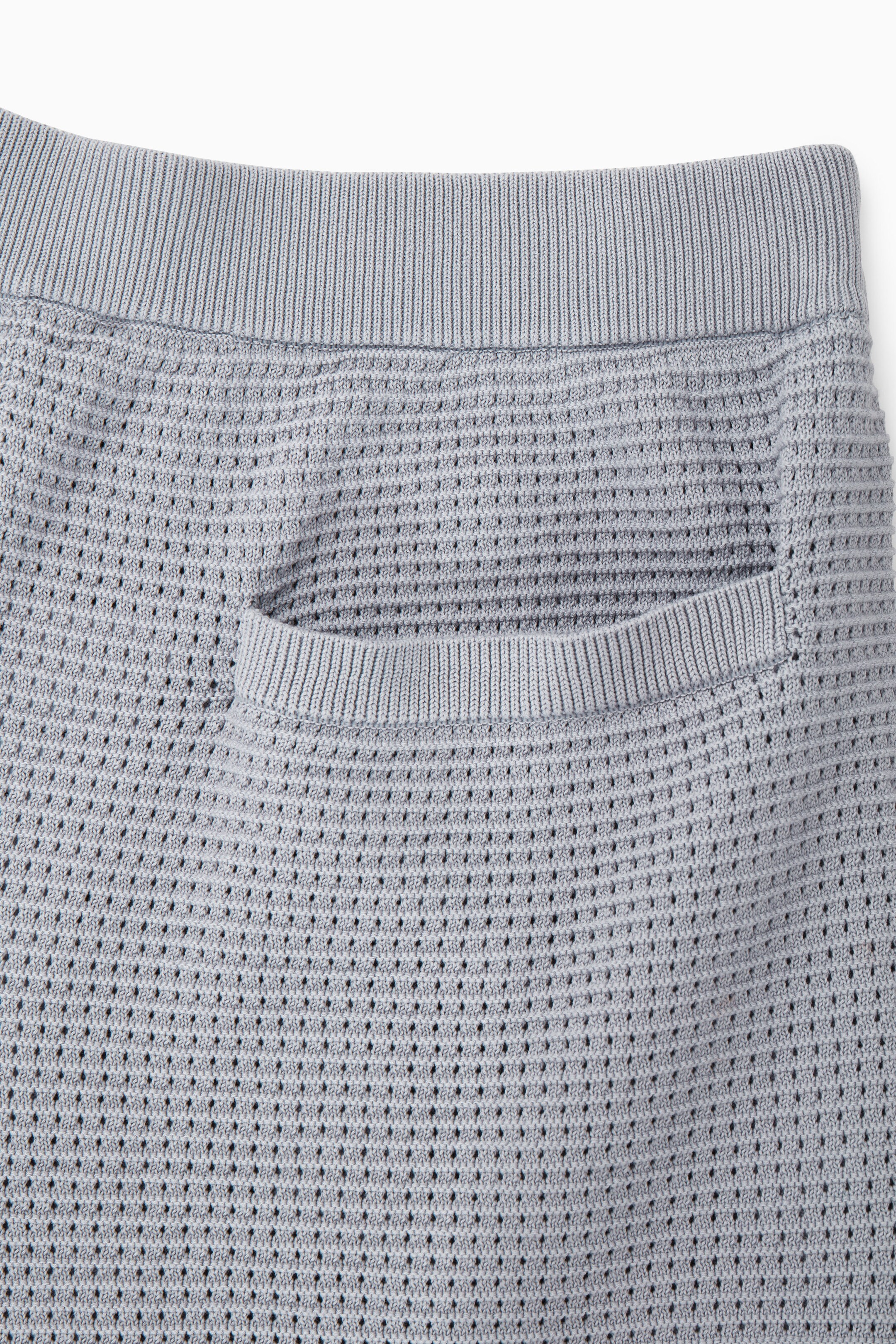 StillMedia/DescriptiveDetail