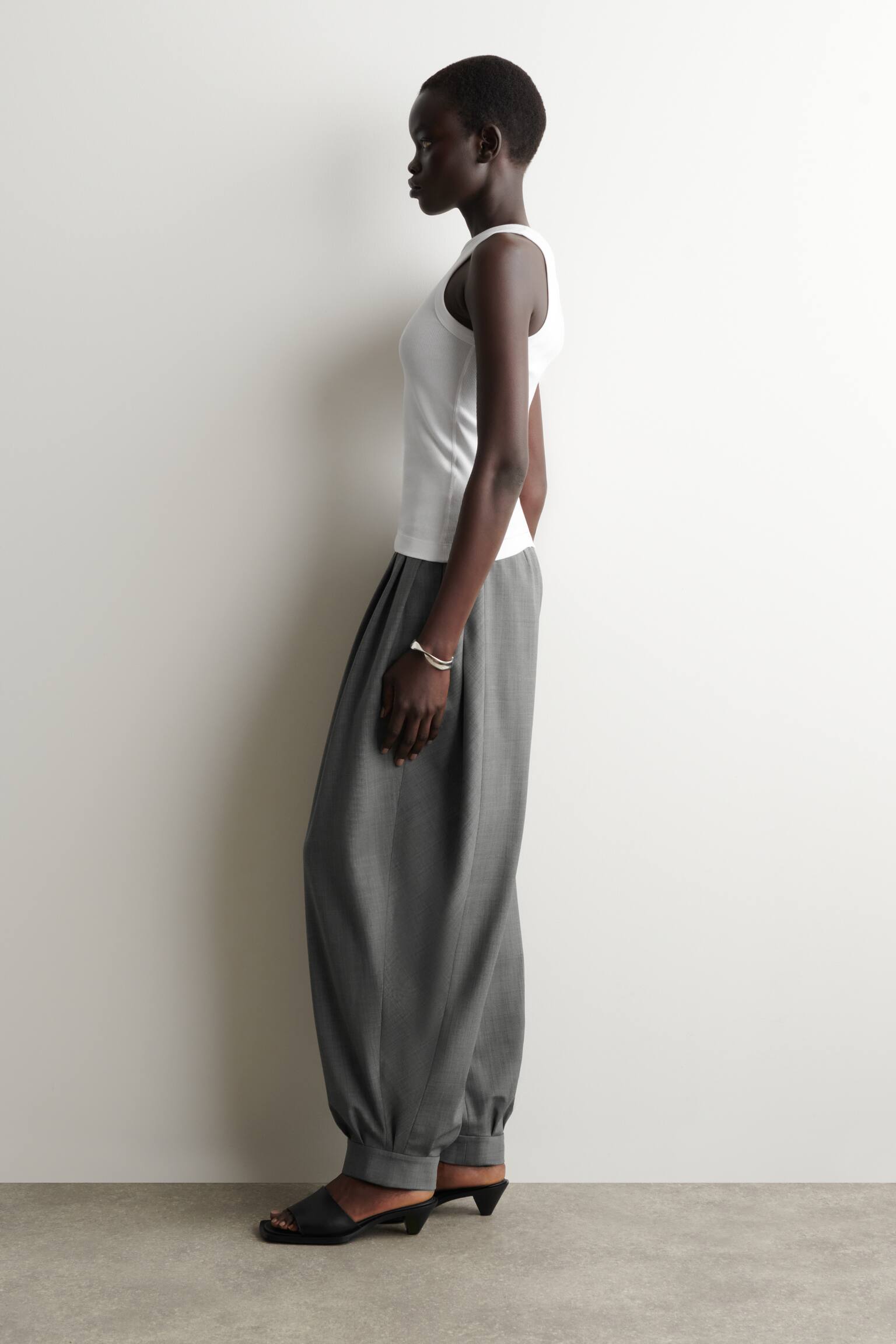 REBROVANÉ BAVLNENÉ TIELKO - BIELA/TMAVOŠEDÁ MELÍR - 6