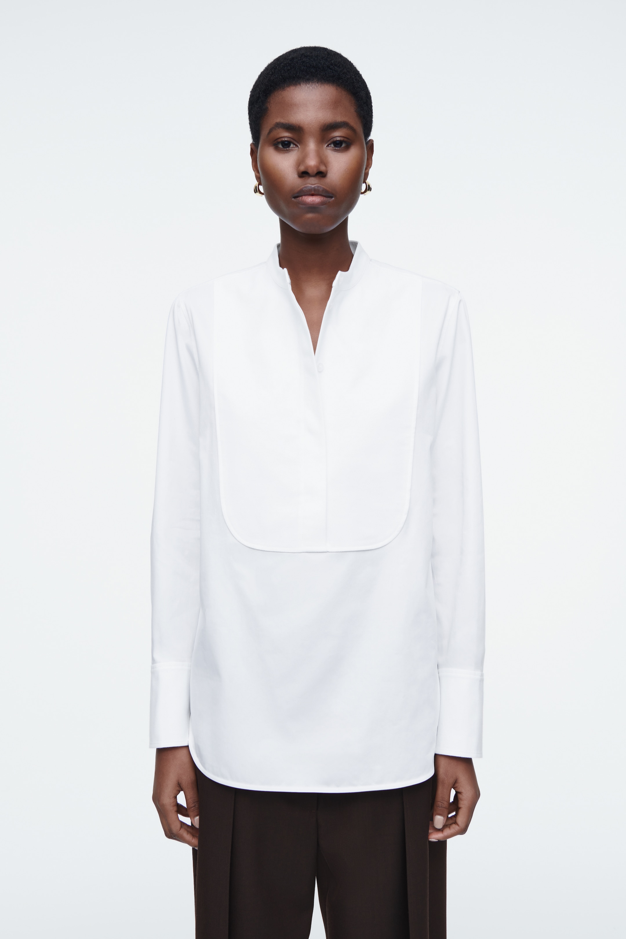 Grotere afbeelding bekijken: RELAXED COTTON TUXEDO SHIRT - WHITE - DAMES | H&M NL 5