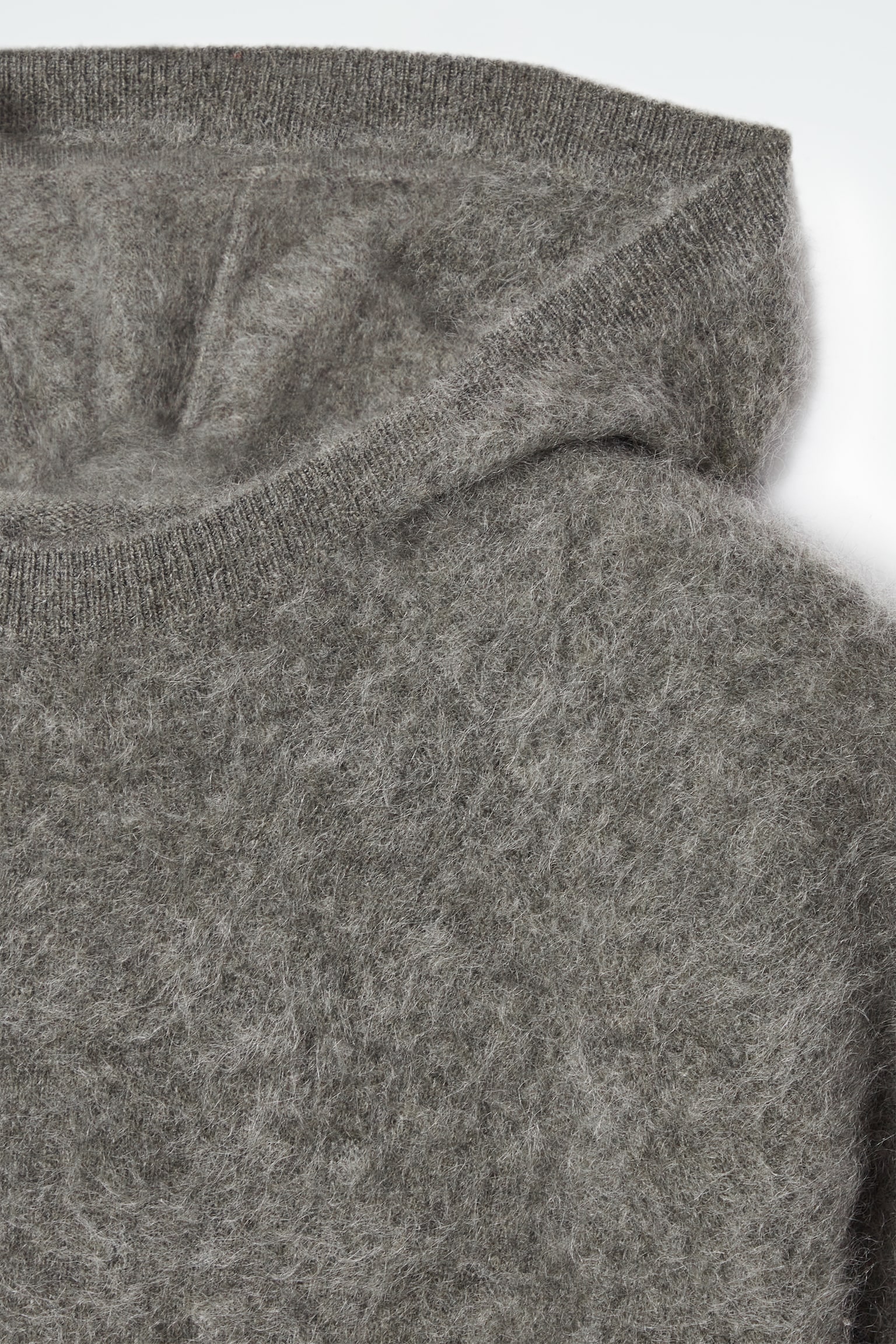 KAPUZENPULLOVER AUS GEBÜRSTETEM KASCHMIR - GRÜNGRAU/SCHWARZ - 5