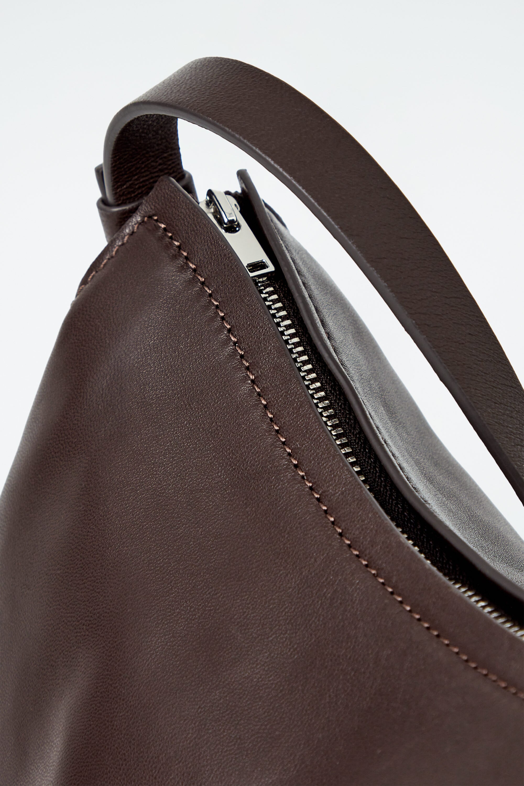 COS TOMEミニクロスボディ レザーバッグ TOME MINI CROSSBODY BAG - LEATHER - BLACK | COS