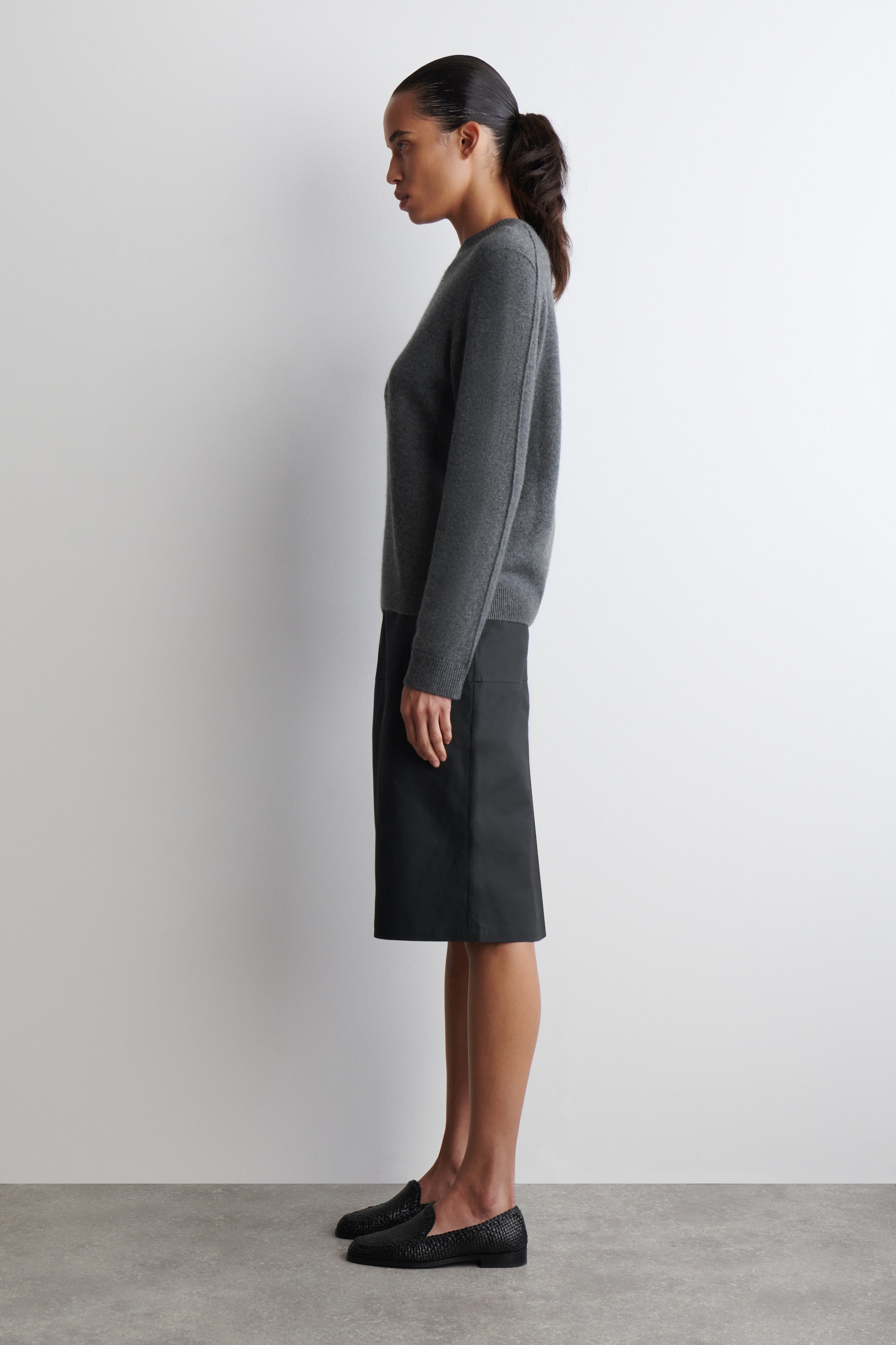 CASHMERE CREW-NECK JUMPER
