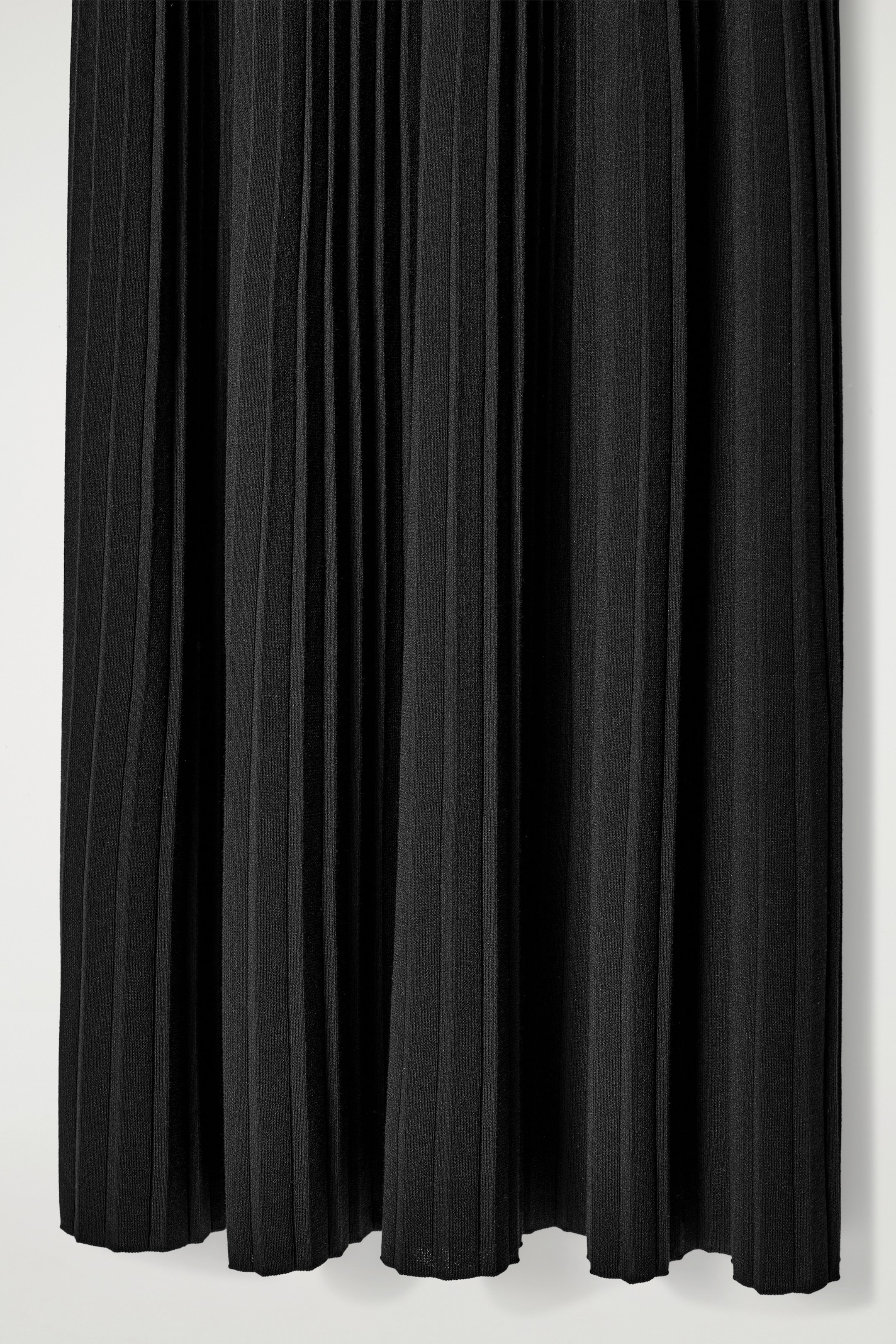 View larger image: PLEATED HIGH-NECK MAXI DRESS - BLACK - Ladies | H&M GB 7