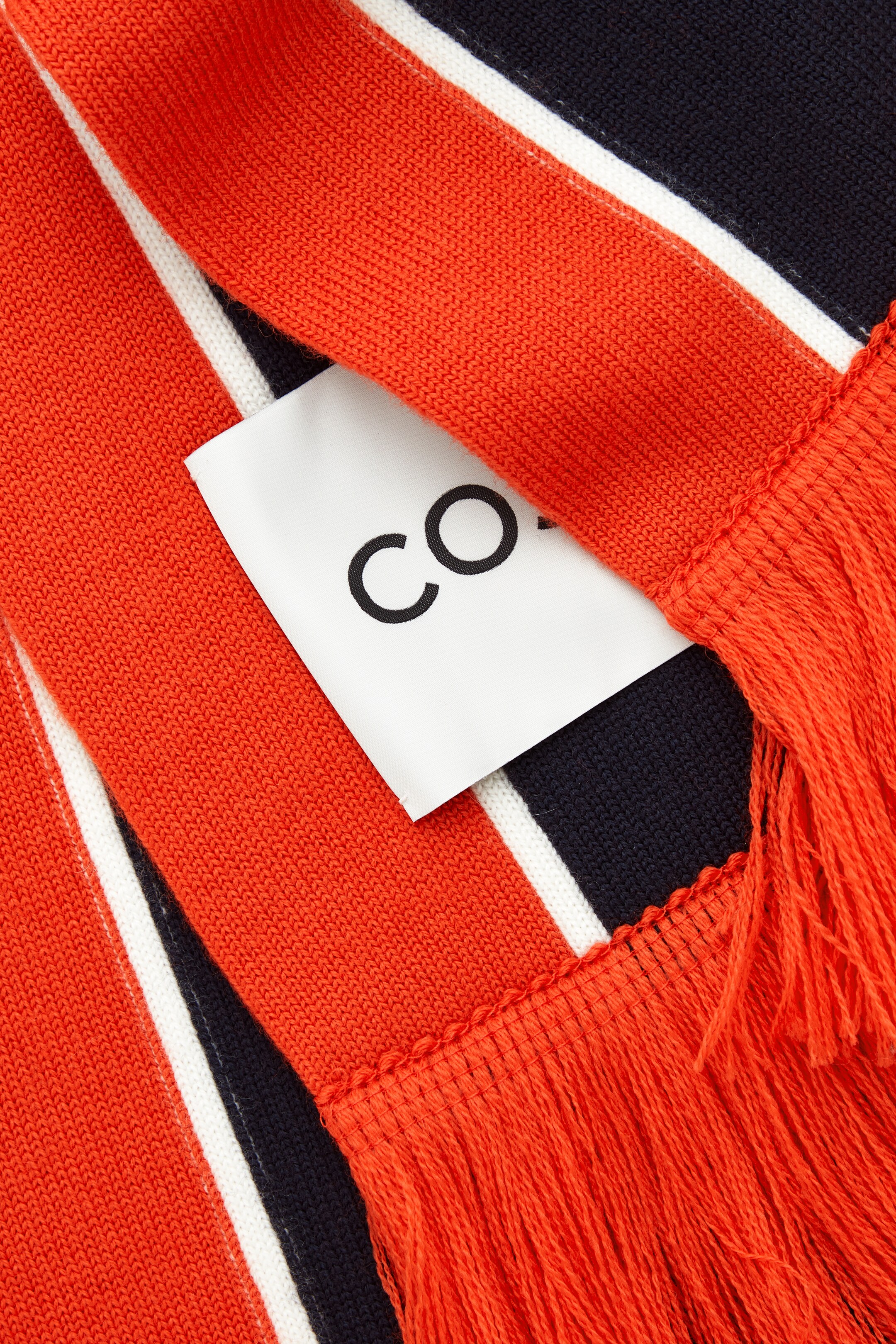 Grösseres Bild ansehen: FUSSBALLSCHAL AUS WOLLE MIT JACQUARD-MOTIV - ORANGE/NAVYBLAU - HERREN | H&M CH 2