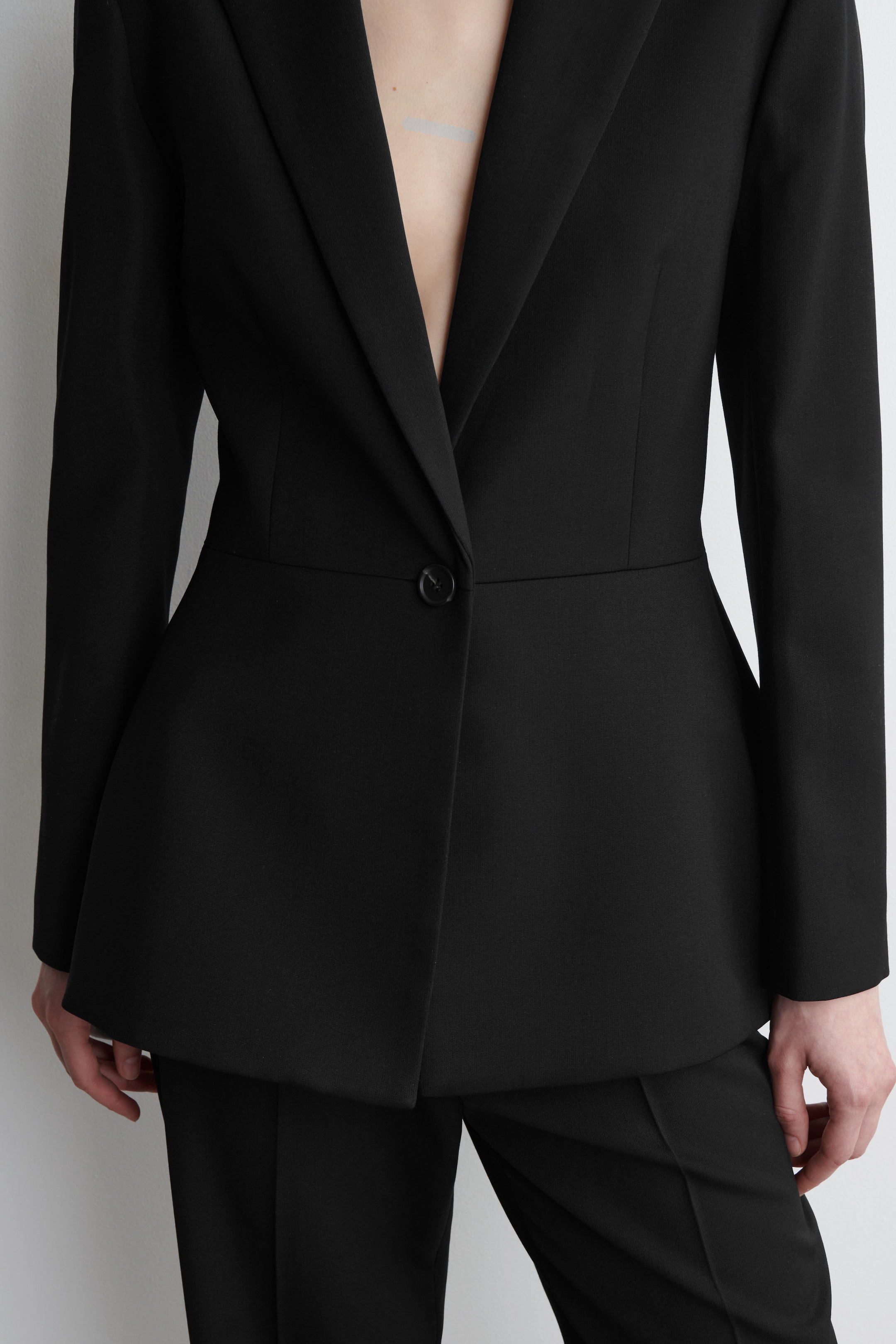 TAILORED PEPLUM BLAZER