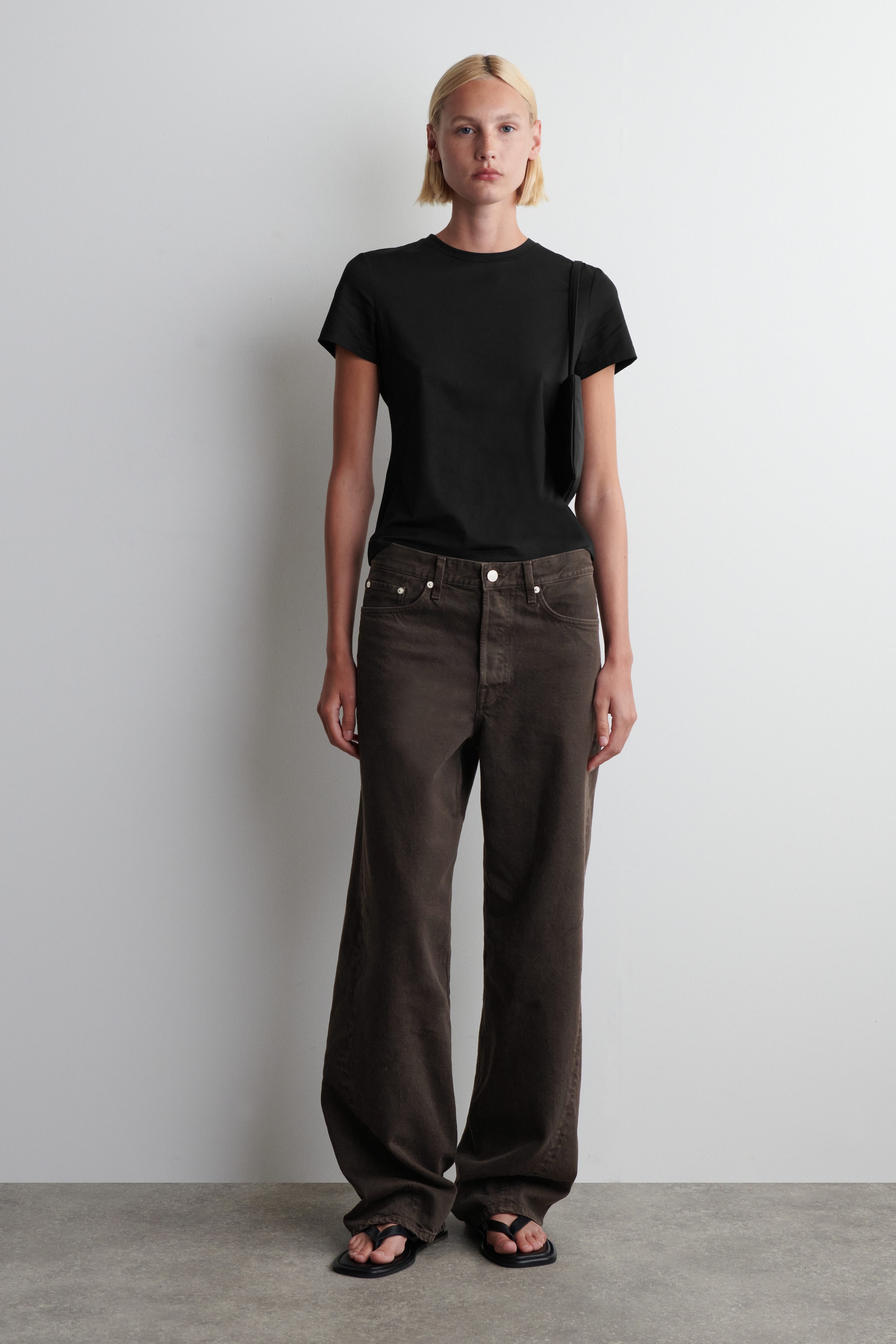 SHRUNKEN T-SHIRT