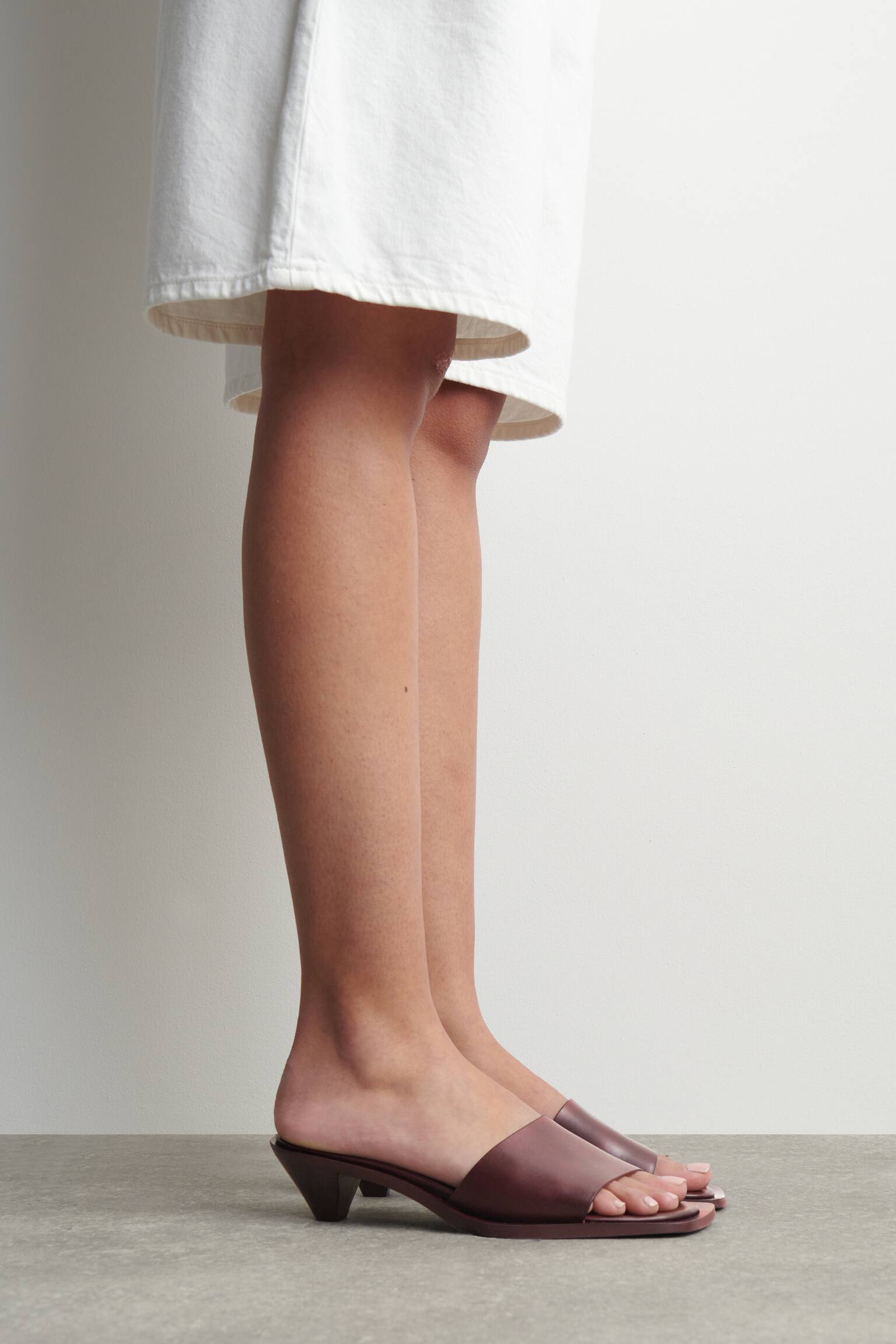 KOŽENÉ MULE S JEHLOVÝM PODPATKEM - BORDEAUX/ČERNÁ - 5