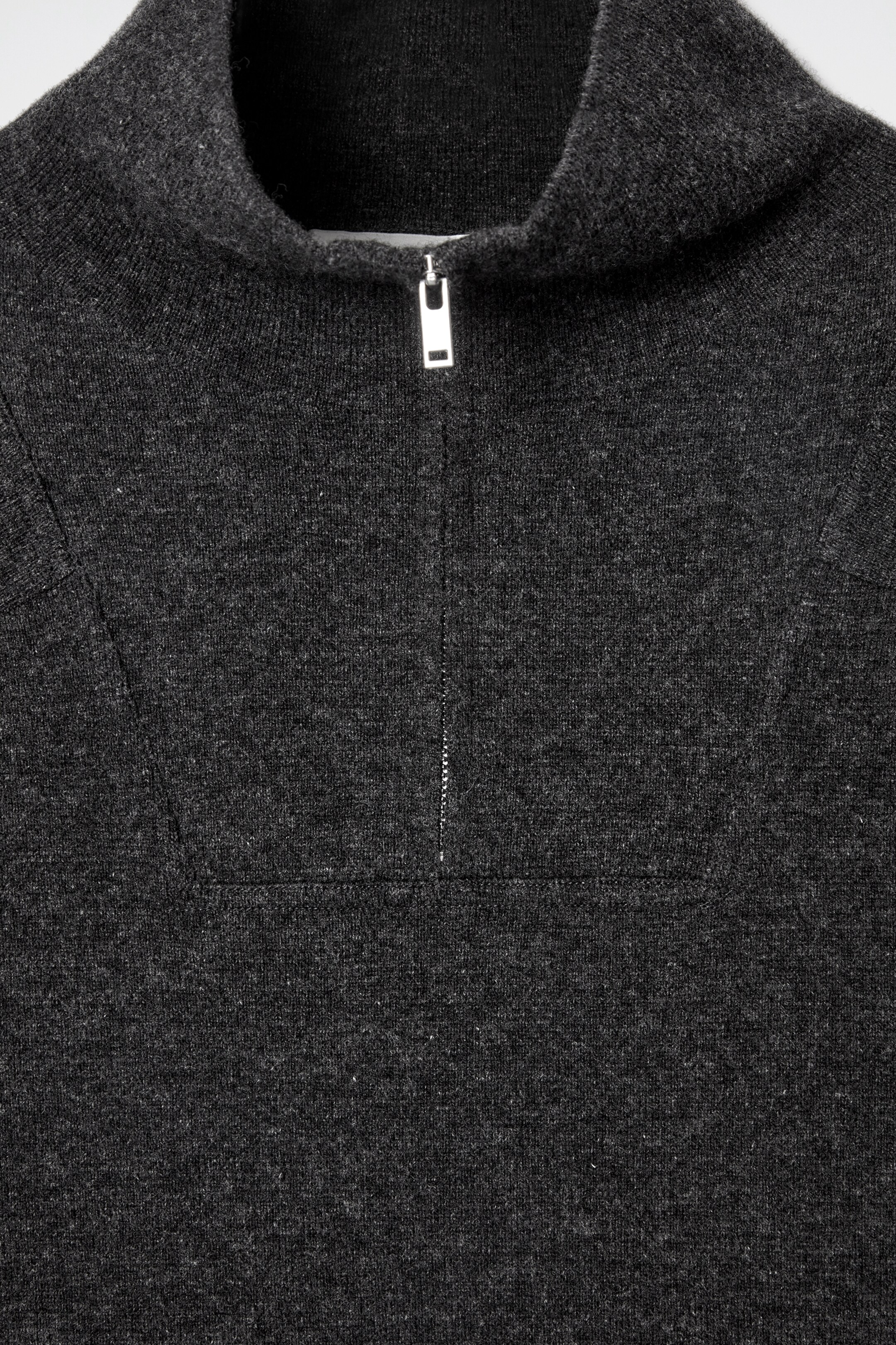 Zobacz większy obraz: SWETER Z WEŁNĄ MERYNOSOWĄ Z KRÓTKIM SUWAKIEM - CIEMNOSZARY MELANŻ | H&M PL 8