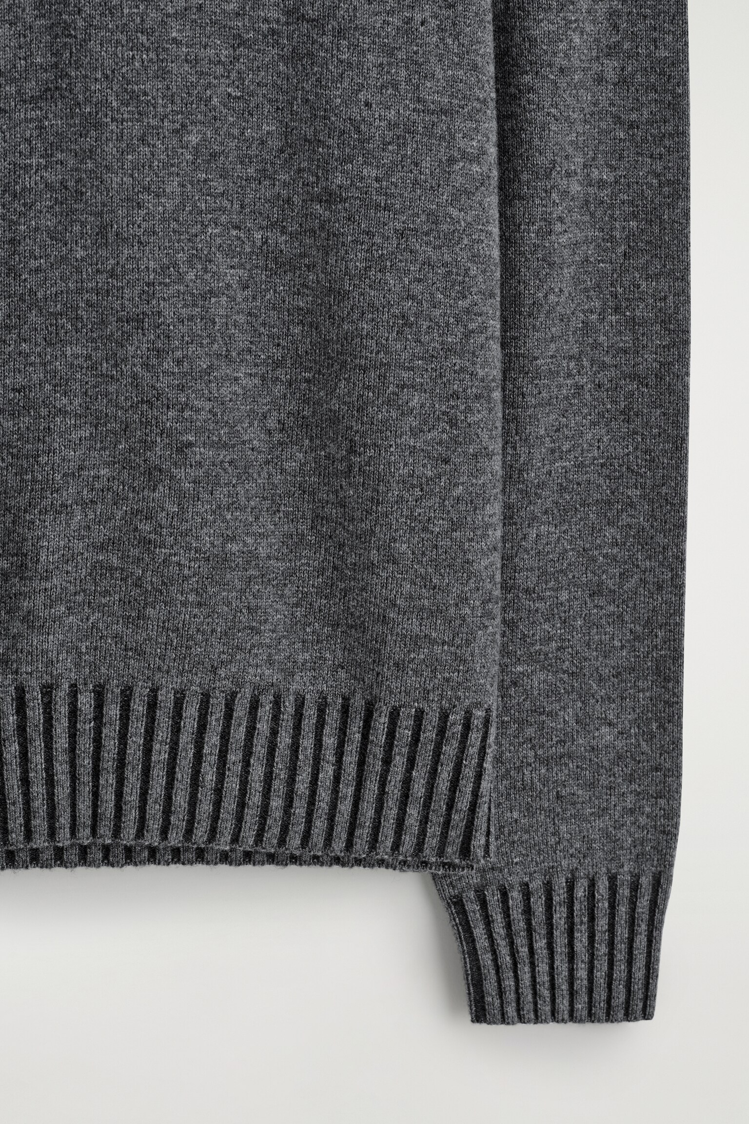 MERINO-CASHMERE CREW-NECK JUMPER - GREY - 7