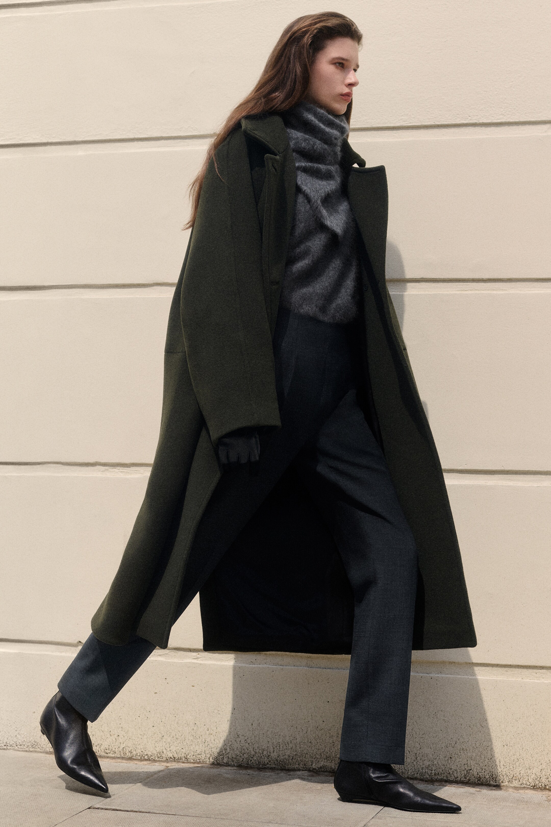 Größeres Bild anzeigen: DOPPELREIHIGER LANGER OVERSIZED-MANTEL AUS WOLLE - DUNKELGRÜN - Ladies | H&M AT 6